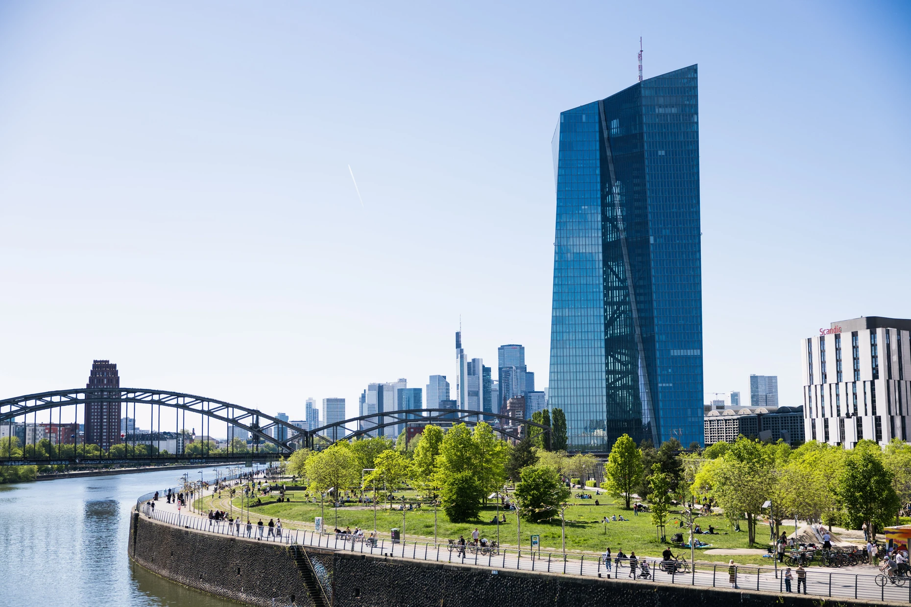 EZB am Main: Manche Marktteilnehmer hatten auf eine schnelle Zinswende gehofft.