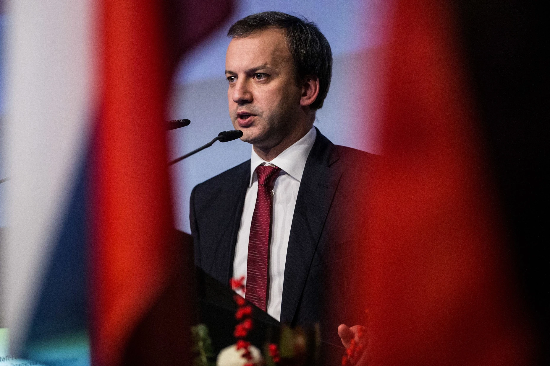 Sanktioniert: der bisherige FIDE-Präsident Arkadi Dworkowitsch, hier in seiner Funktion als russischer Vizepremier im Jahr 2016 in Düsseldorf