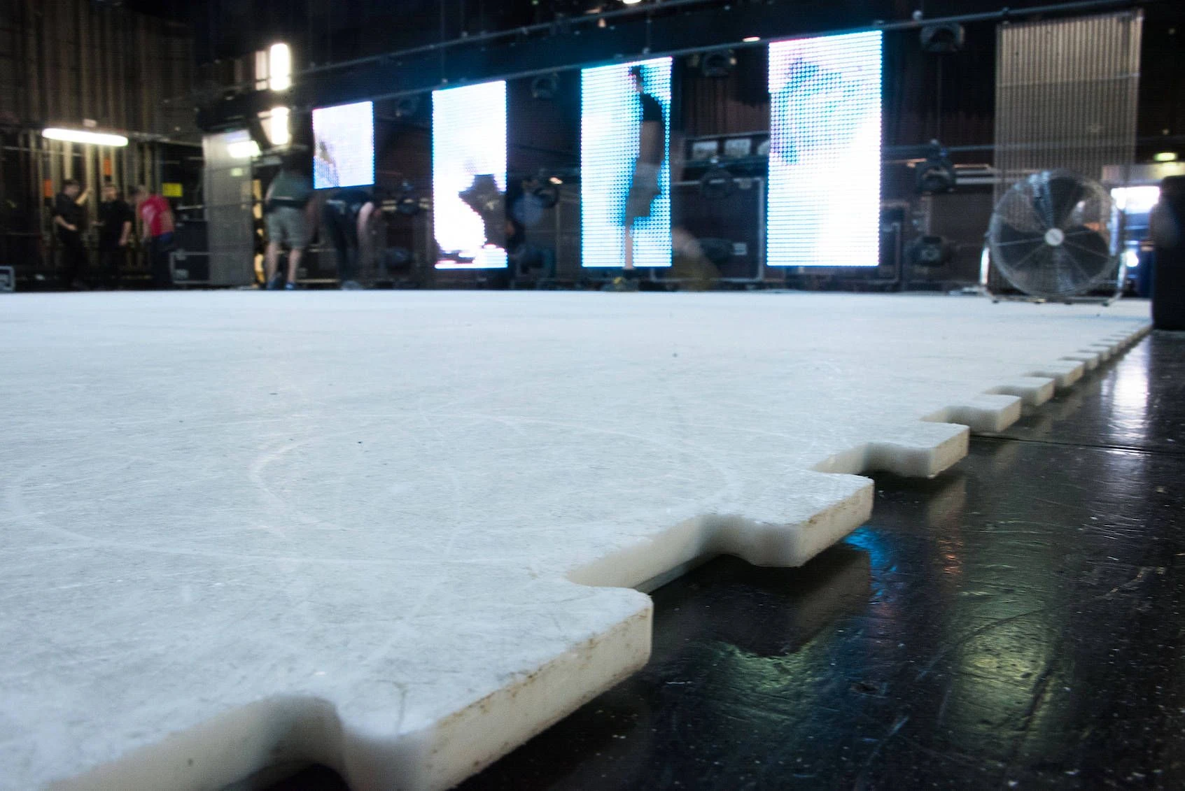 Die Kunststoff-Eisplatten von Like-Ice dienen immer mehr Kufen-Sportlern  zum Training | FAZ