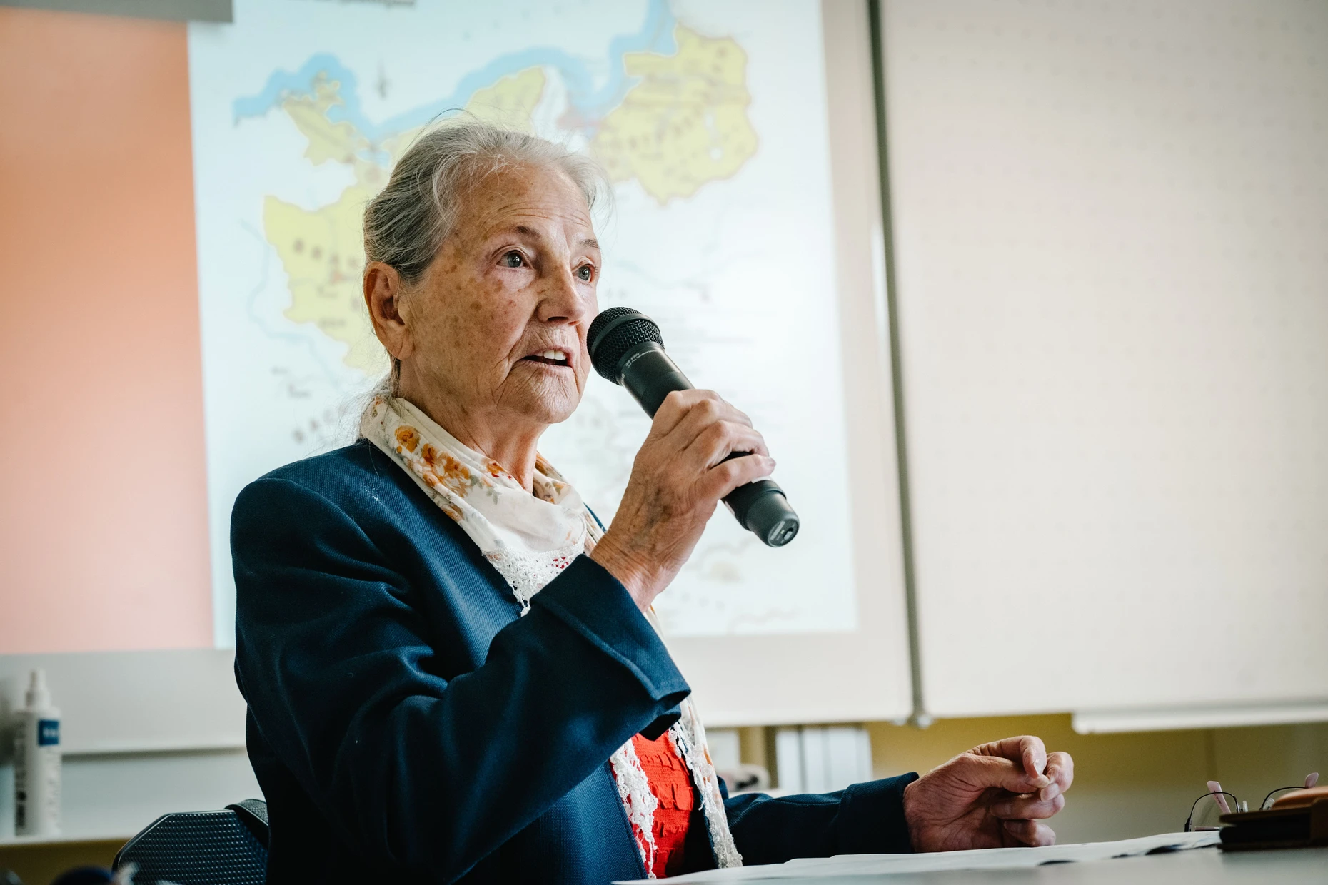 Erhielt ihren Namen von anderen Kindern und suchte sich ein Geburtsdatum aus: Hannelore Neumann war am Kriegsende fünf Jahre alt.