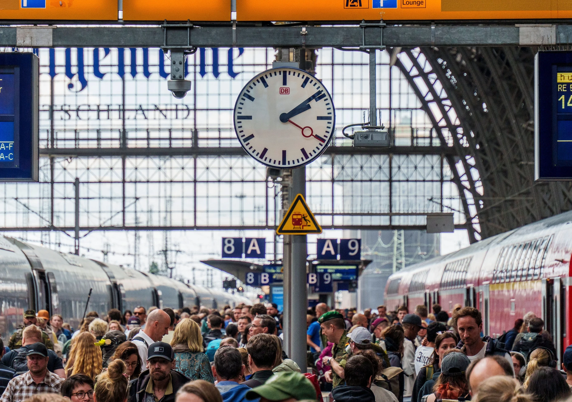 Tummelplatz: Der Frankfurter Hauptbahnhof ist ein Knotenpunkt im deutschen Bahnverkehr.