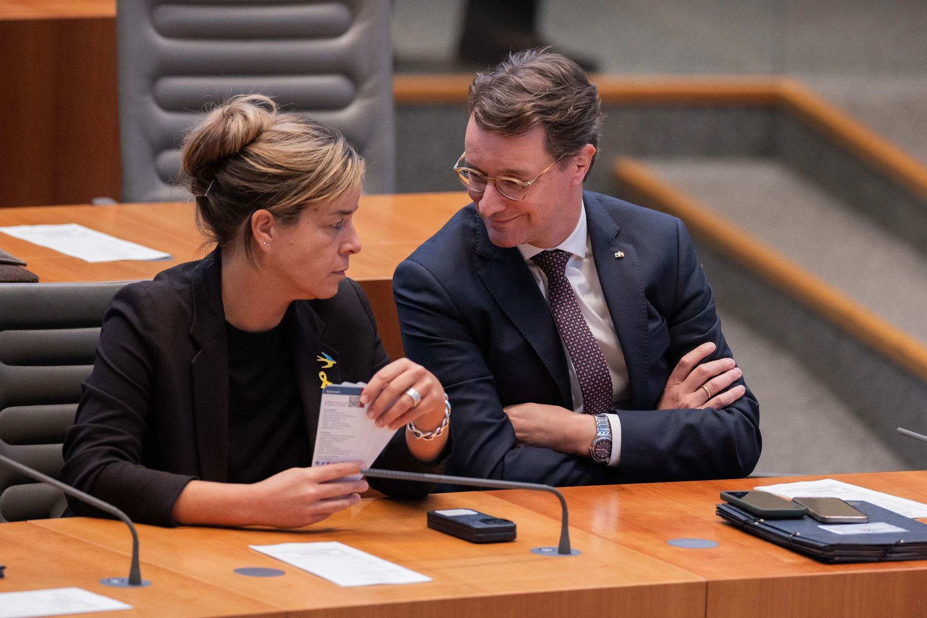 Das Lächeln des Umfragenlieblings: Nordrhein-Westfalens Ministerpräsident Hendrik Wüst (CDU) und Mona Neubaur, Wirtschaftsministerin von den Grünen