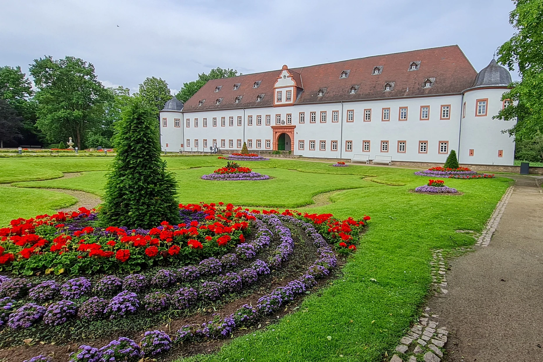 Das Rathaus Schloss Schönburg in Heusenstamm