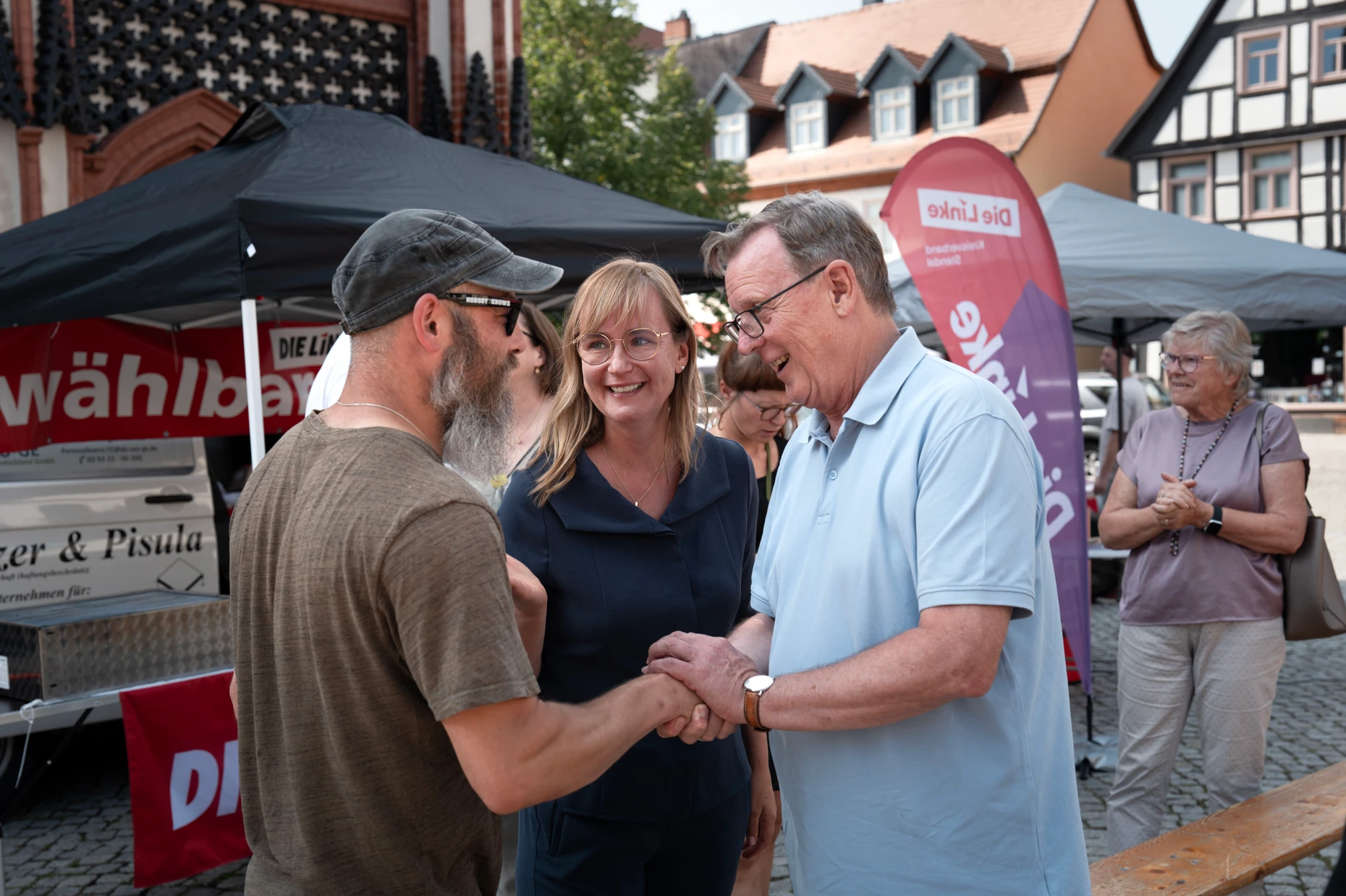 Unterstützer im Wahlkampf der Musiker Max Heckel und Bodo Ramelow