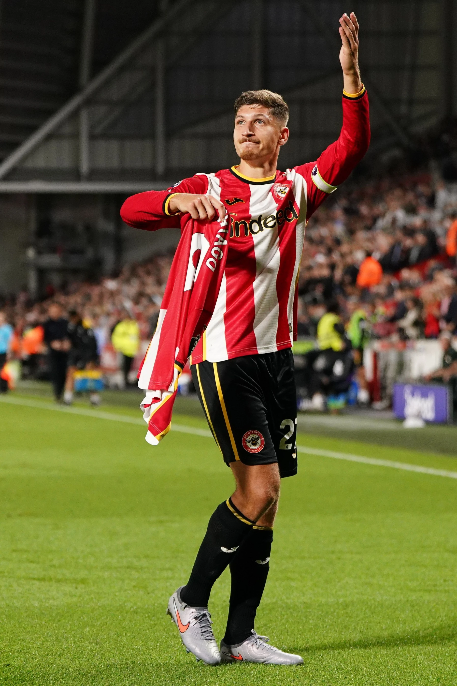 Mit dem FC Brentford ist Vitaly Janelt derzeit Tabellenvierter der Premier League.