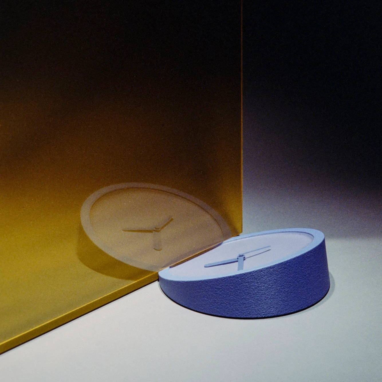 Wer hat an der Uhr gedreht? Stopper von Studio Pond.