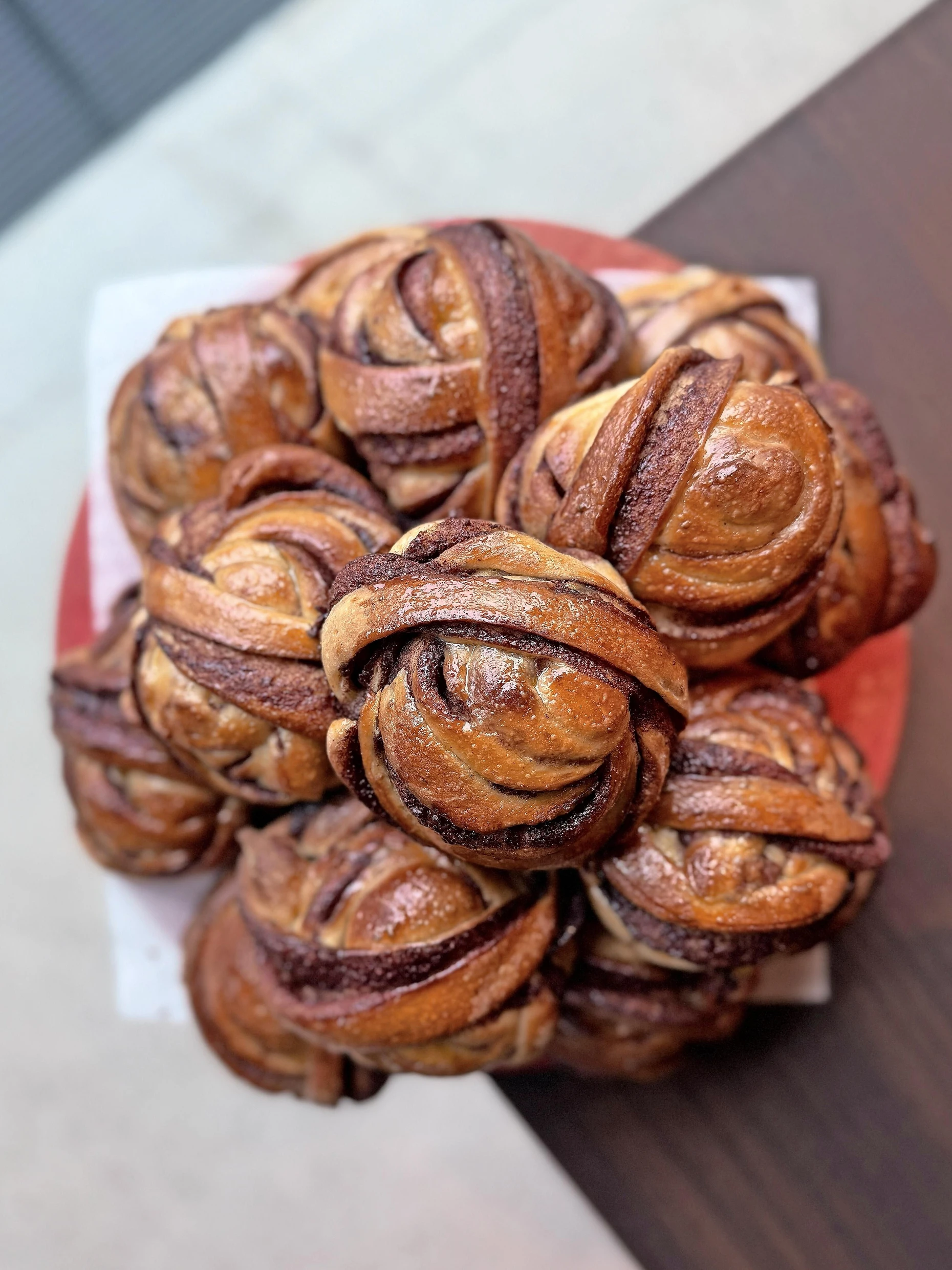 Zimtschnecken heißen „kanelboller“ in der „Bakeriet ved Credo“.