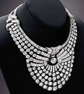 Mit 673 Diamanten besetzt und 200 Karat schwer: das geraubte Collier