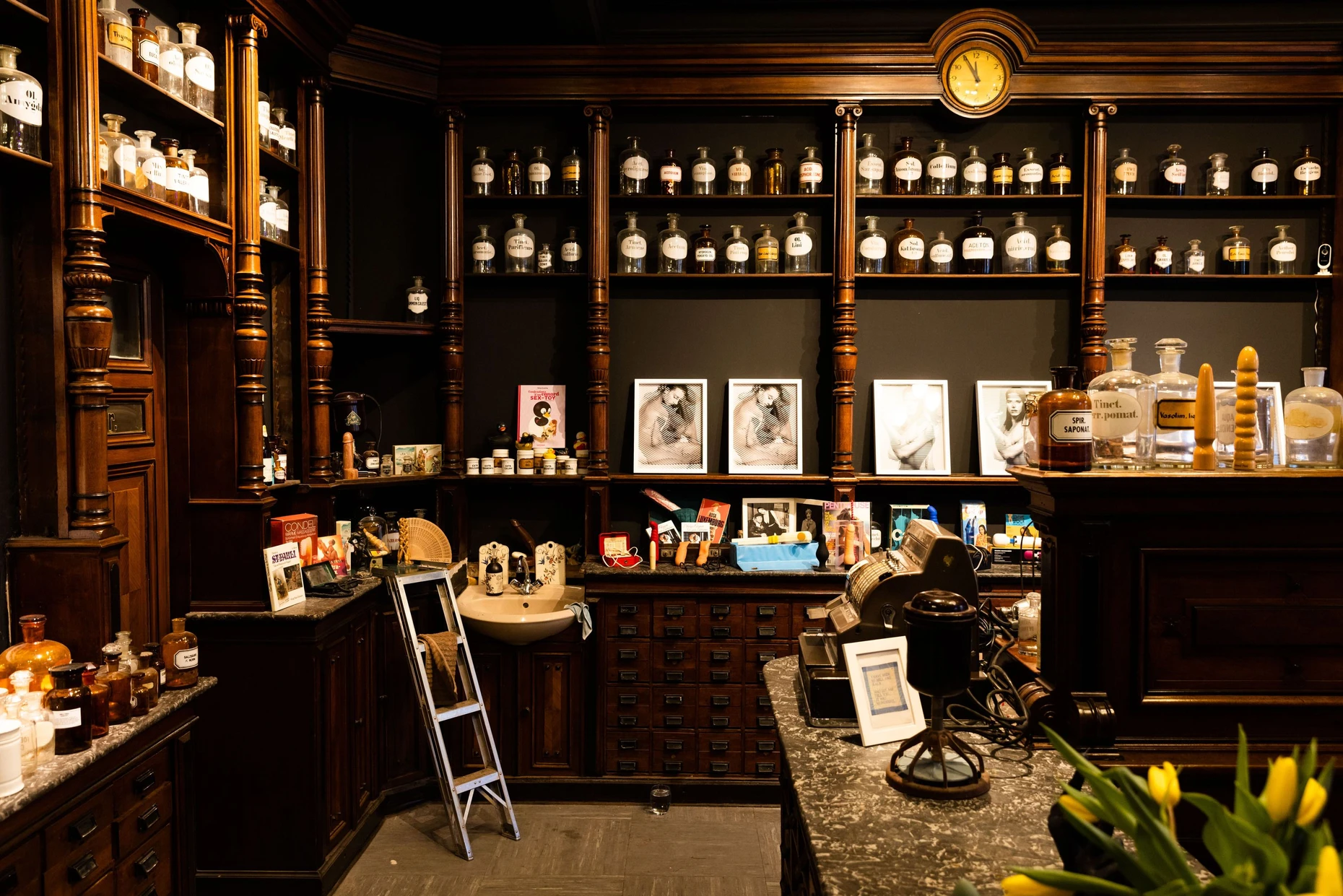 historisches sexspielzeug museum Museum „L'apotheque“ in St. Pauli stellt historisches Sexpielzeug aus