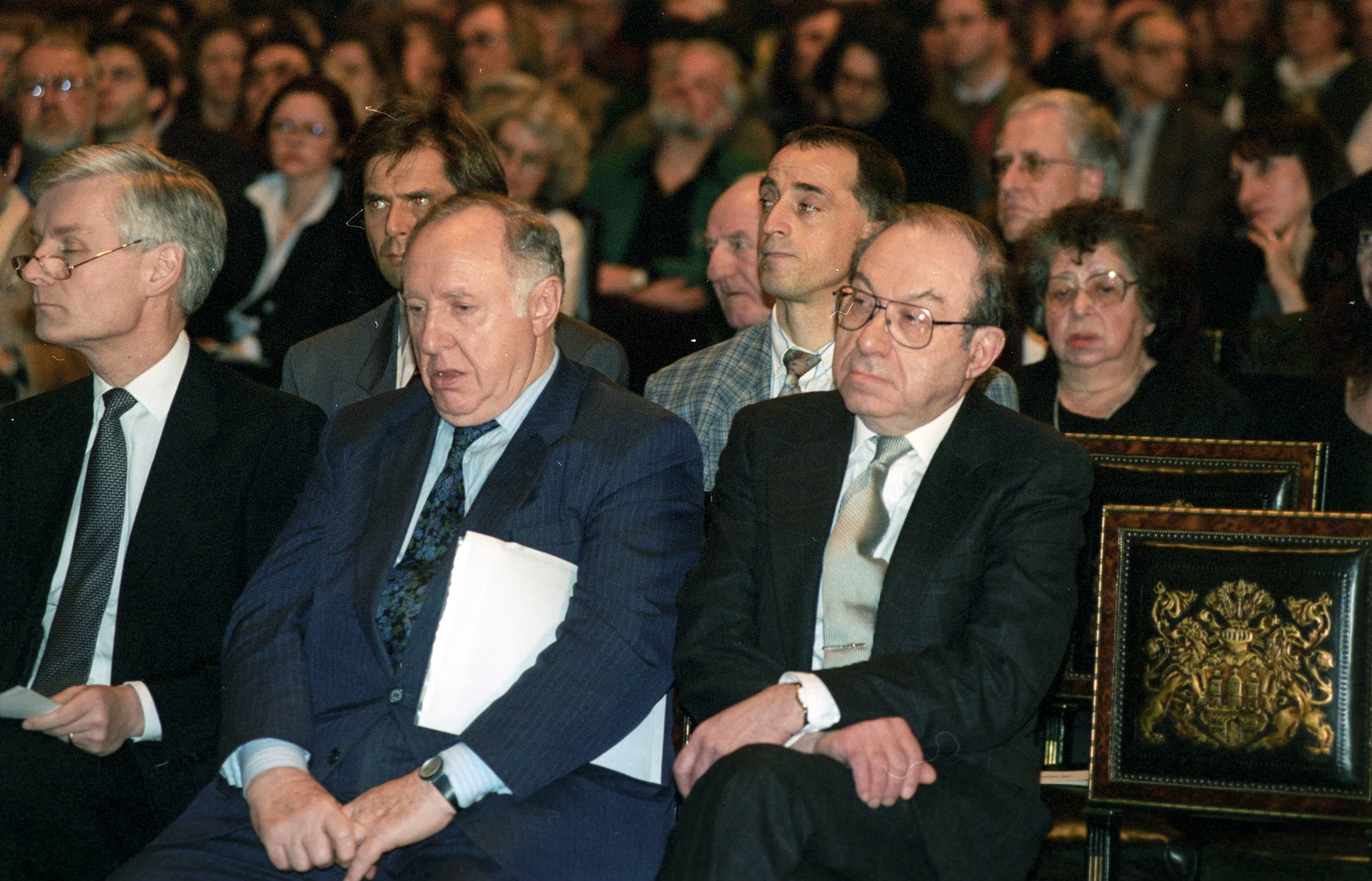 Viel gefragter Gesprächspartner seit den Neunzigerjahren: Hier 1995 mit Henning Voscherau und Ignatz Bubis auf einer Konferenz in Hamburg