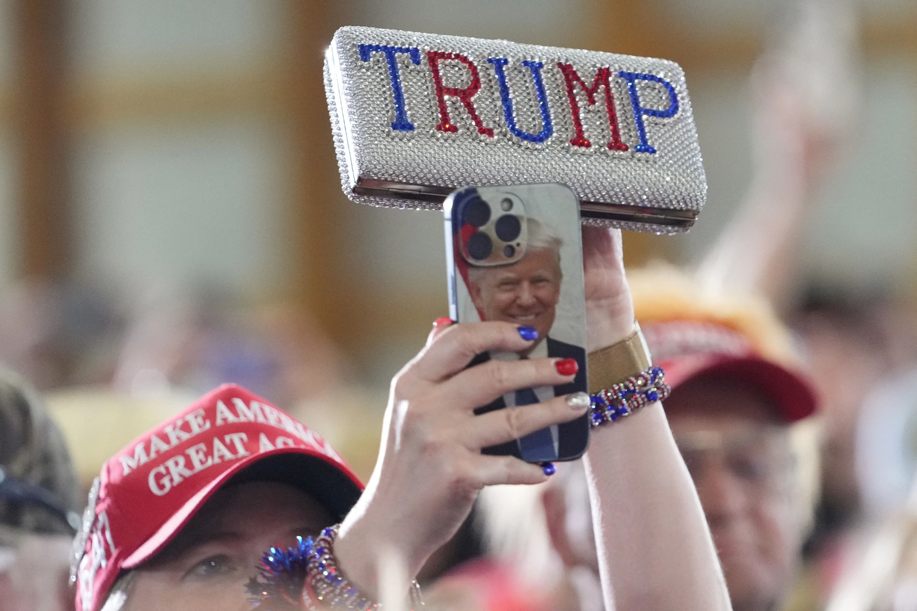 Treuer Fan:  Wie viele Trump-Anhänger huldigen dem Präsidenten nach wie vor?