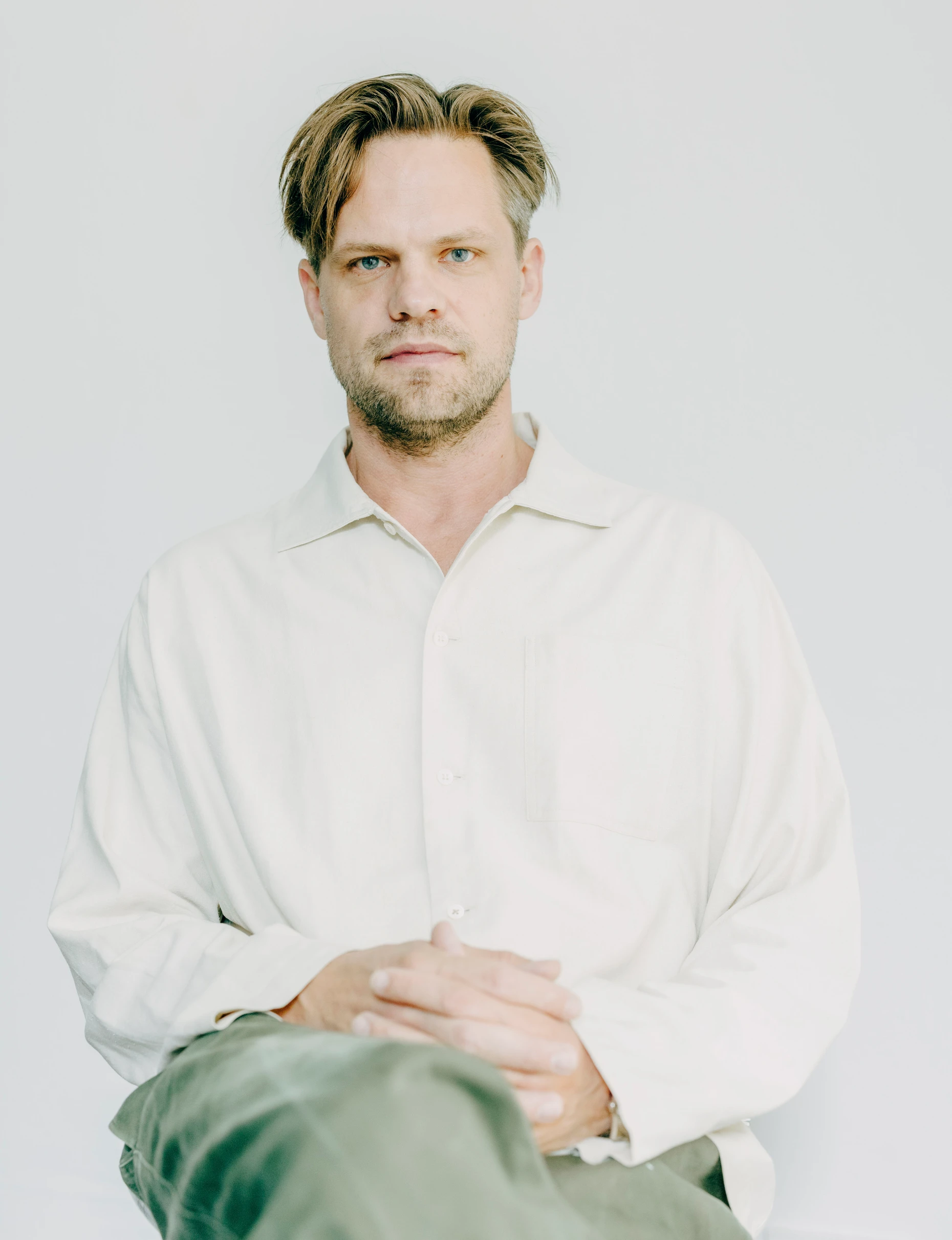 Gustav Düsing ist ein vielfach preisgekrönter Architekt mit eigenem Studio in Berlin.