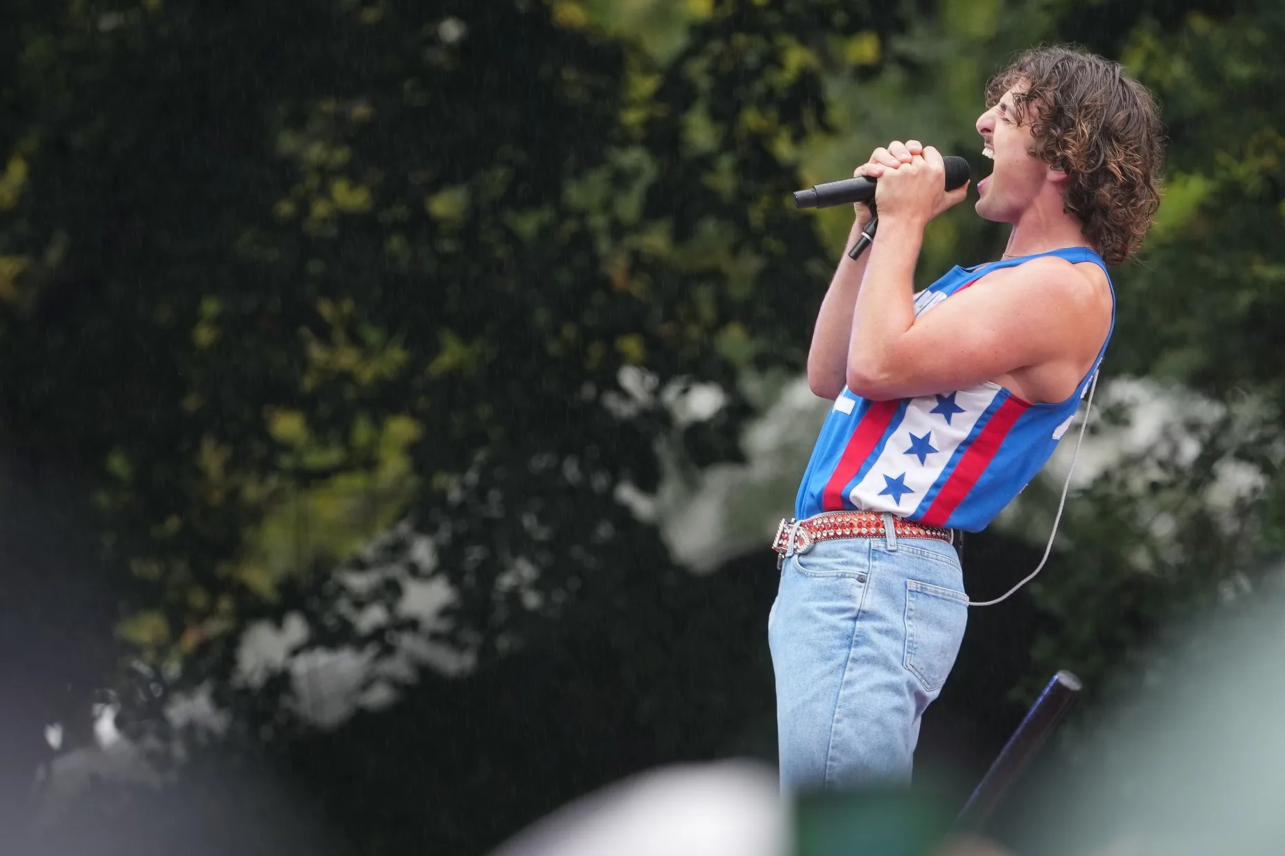 US-Shootingstar Benson Boone ist bei Warner Chappell unter Vertrag und arbeitet auch Label-seitig mit Warner zusammen: Mit „Beautiful Things“ führte er nicht zuletzt die deutschen Halbjahrescharts an.
