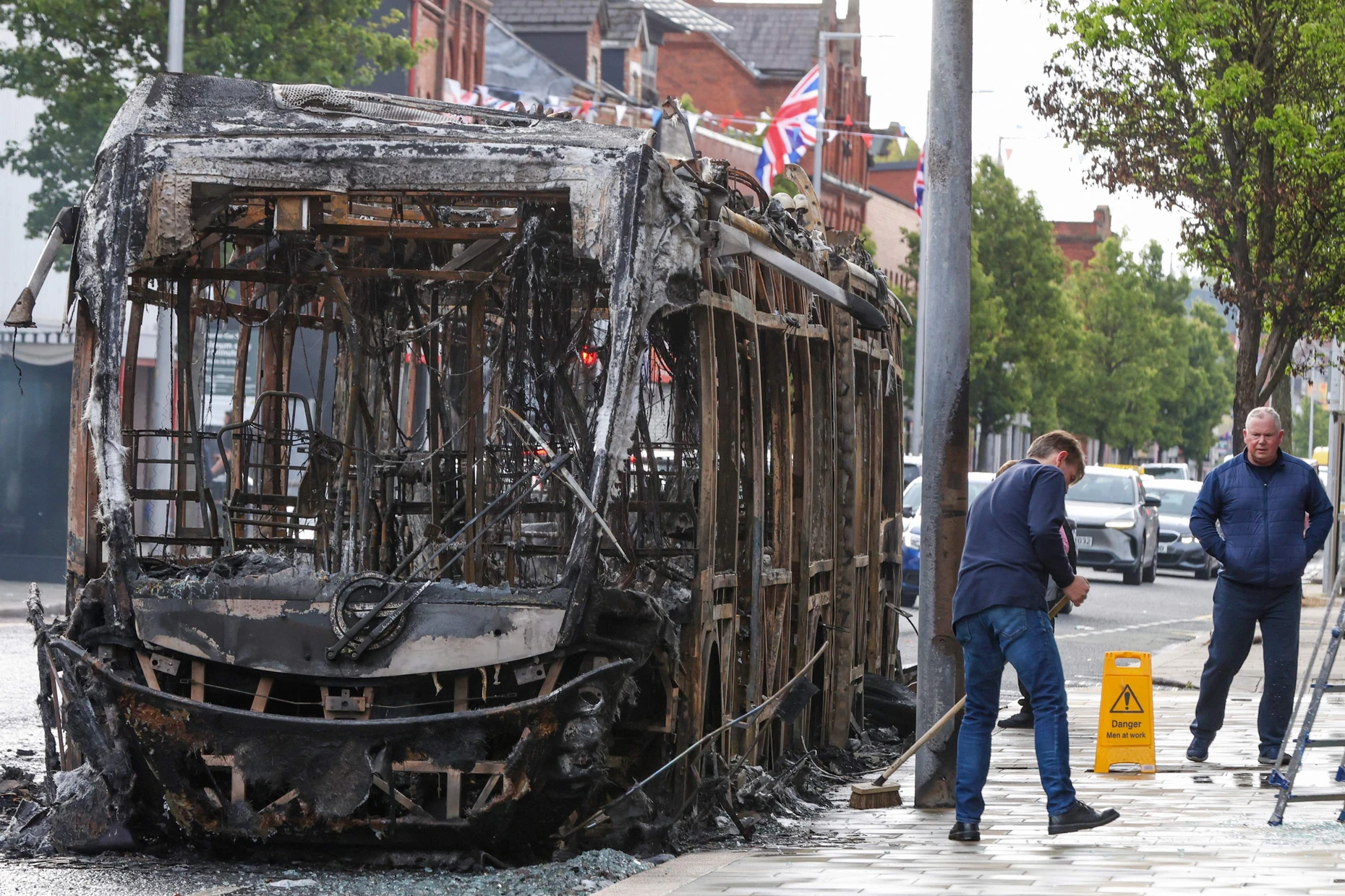 Gerippe des „Glider-Busses“ im Osten Belfasts am Mittwoch