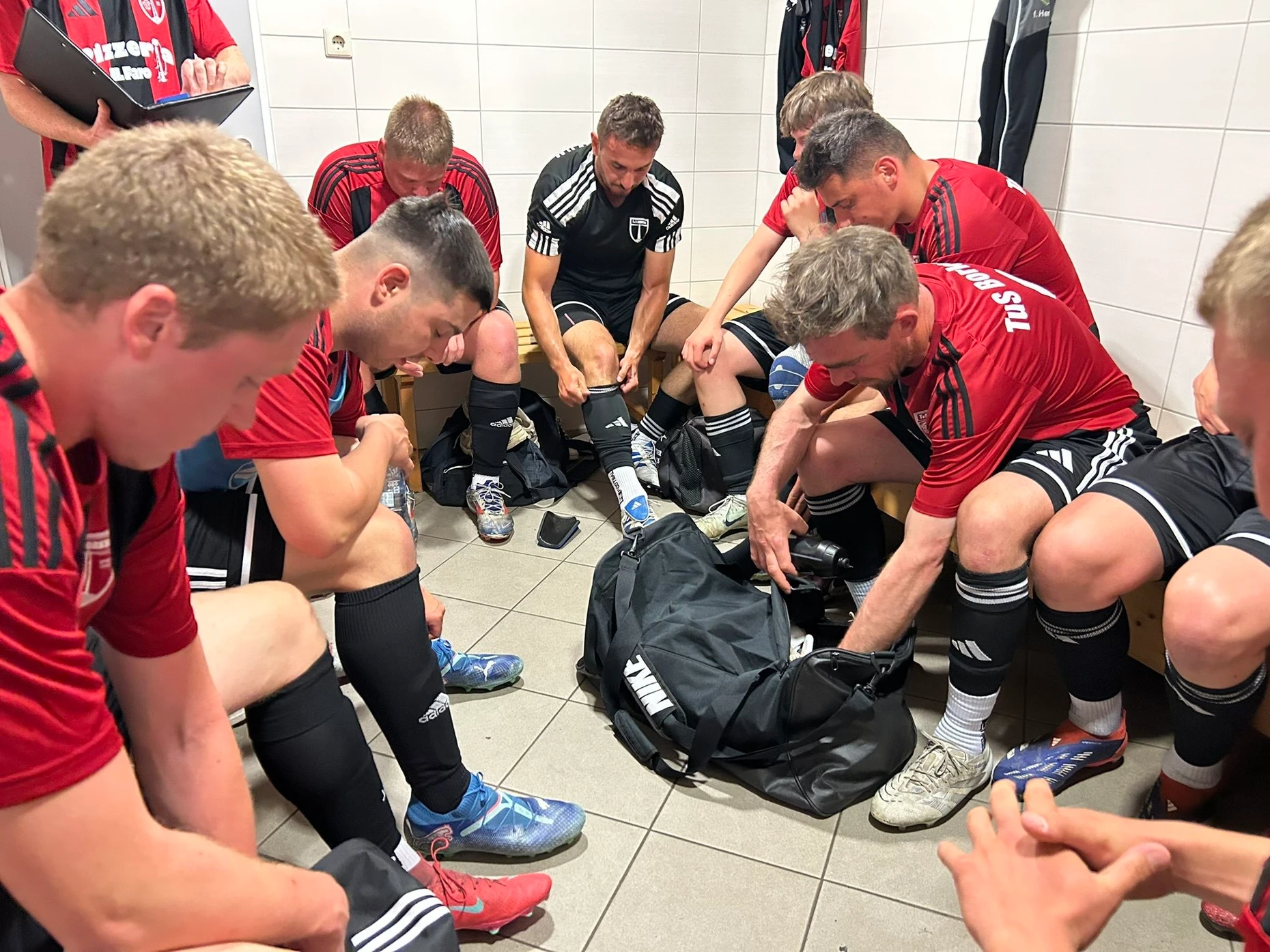 Nach dem Spiel könnte es knapp werden. Um 16:45 Uhr legt die Fähre ab.