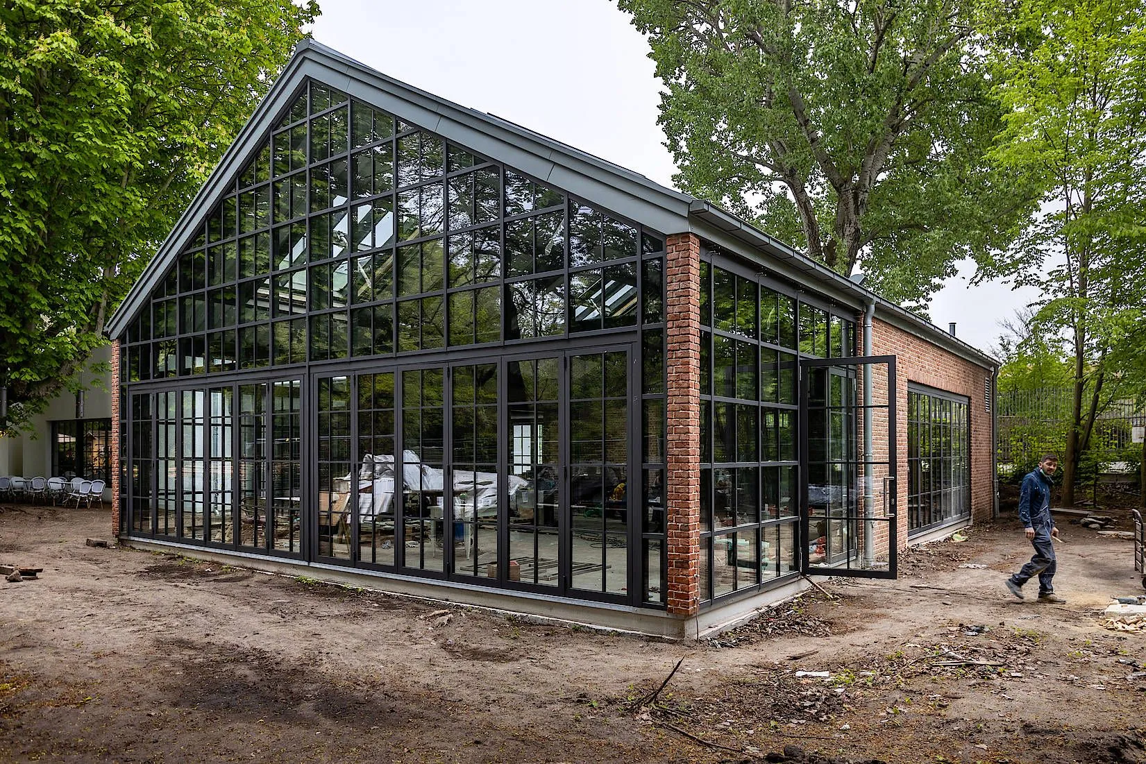 Wenn das „Borchardt“ im Osten die „Kantine der Republik“ ist, wie es immer heißt, ist das „Café am Neuen See“ im Westen der Biergarten der Hauptstadt.