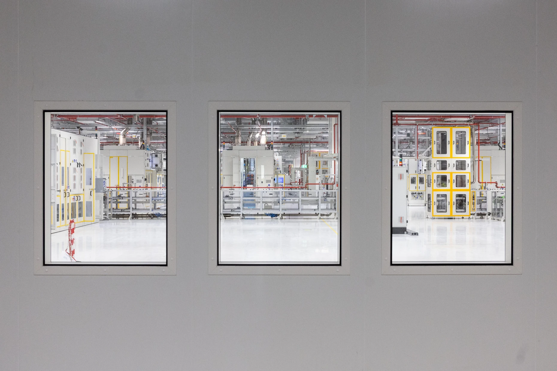 Blick in den Reinraum der Batteriezellenfabrik Salzgitter