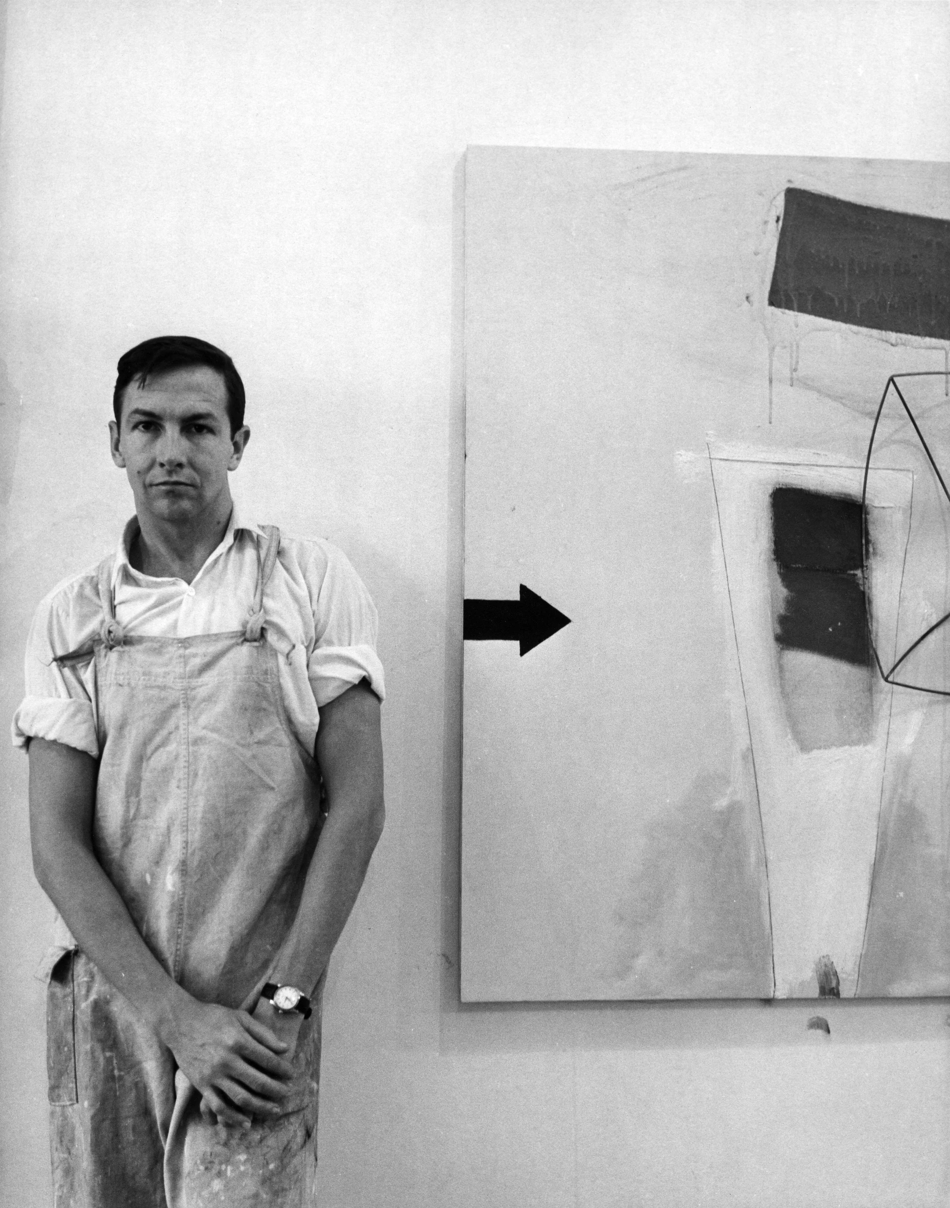 Kurz vor dem internationalen Durchbruch: Rauschenberg mit seiner Arbeit „Stripper“ im Jahr 1962 in seinem Studio am Broadway