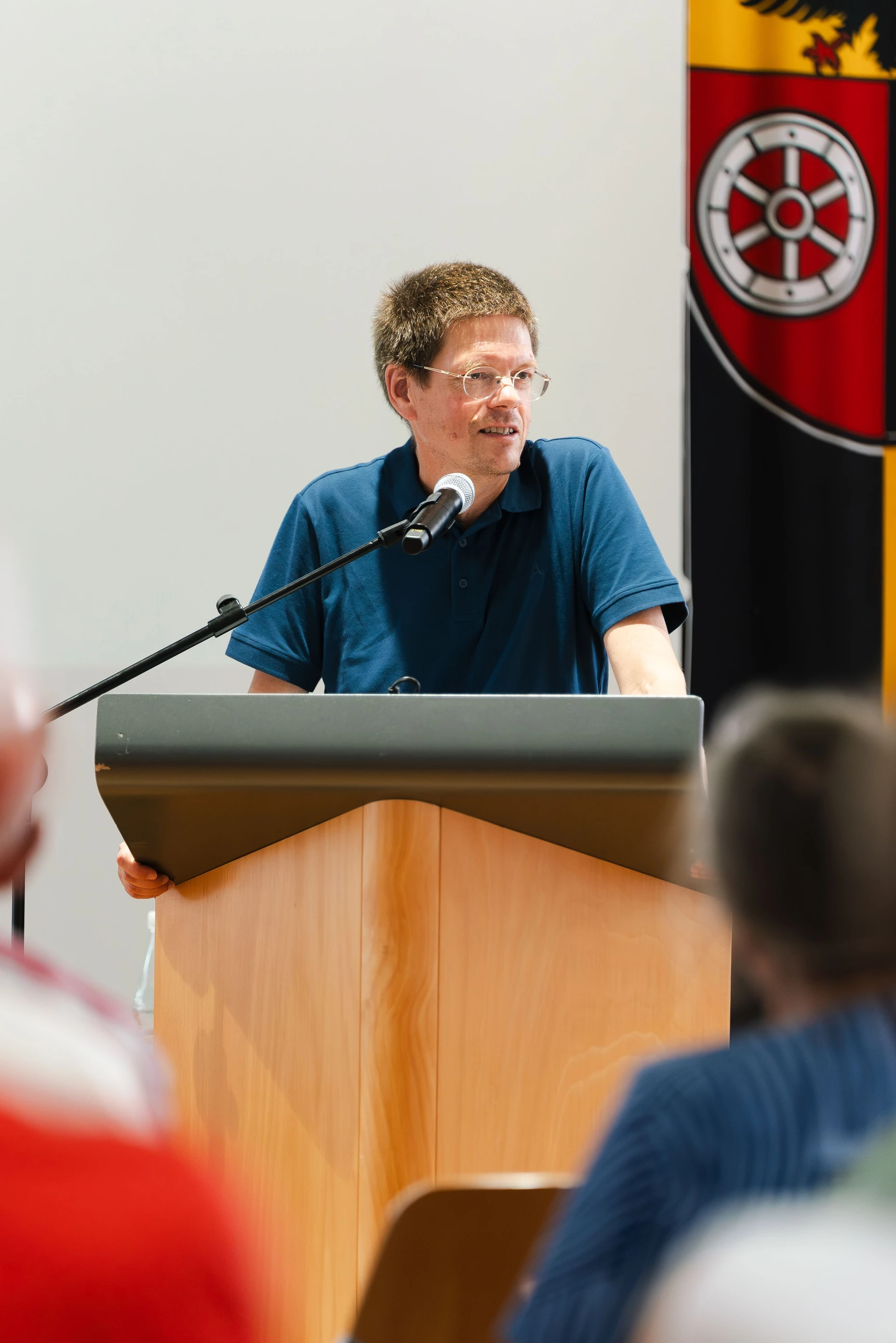 Michael Sommer während seines Vortrags im Ingelheimer Kreistagssaal.