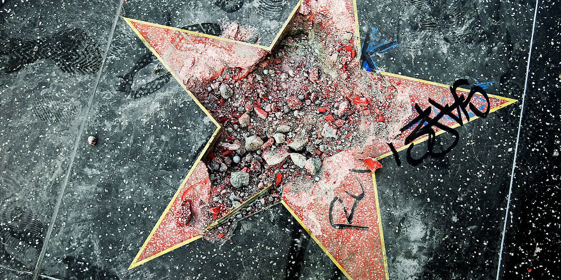 Nur noch Splitter: Vor weniger als zwei Wochen hatte ein Mann den Stern zerstört.