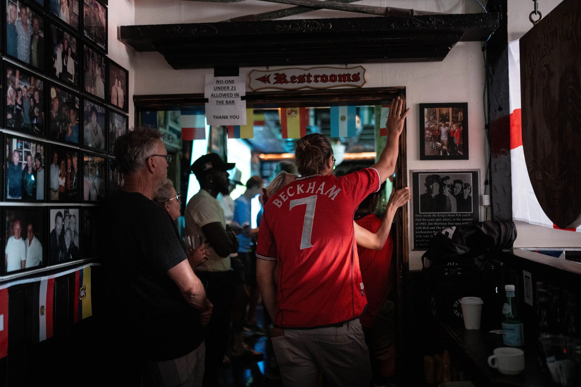 Mittags in Santa  Monica: In einem Pub sind englische Fans im WM-Fieber.