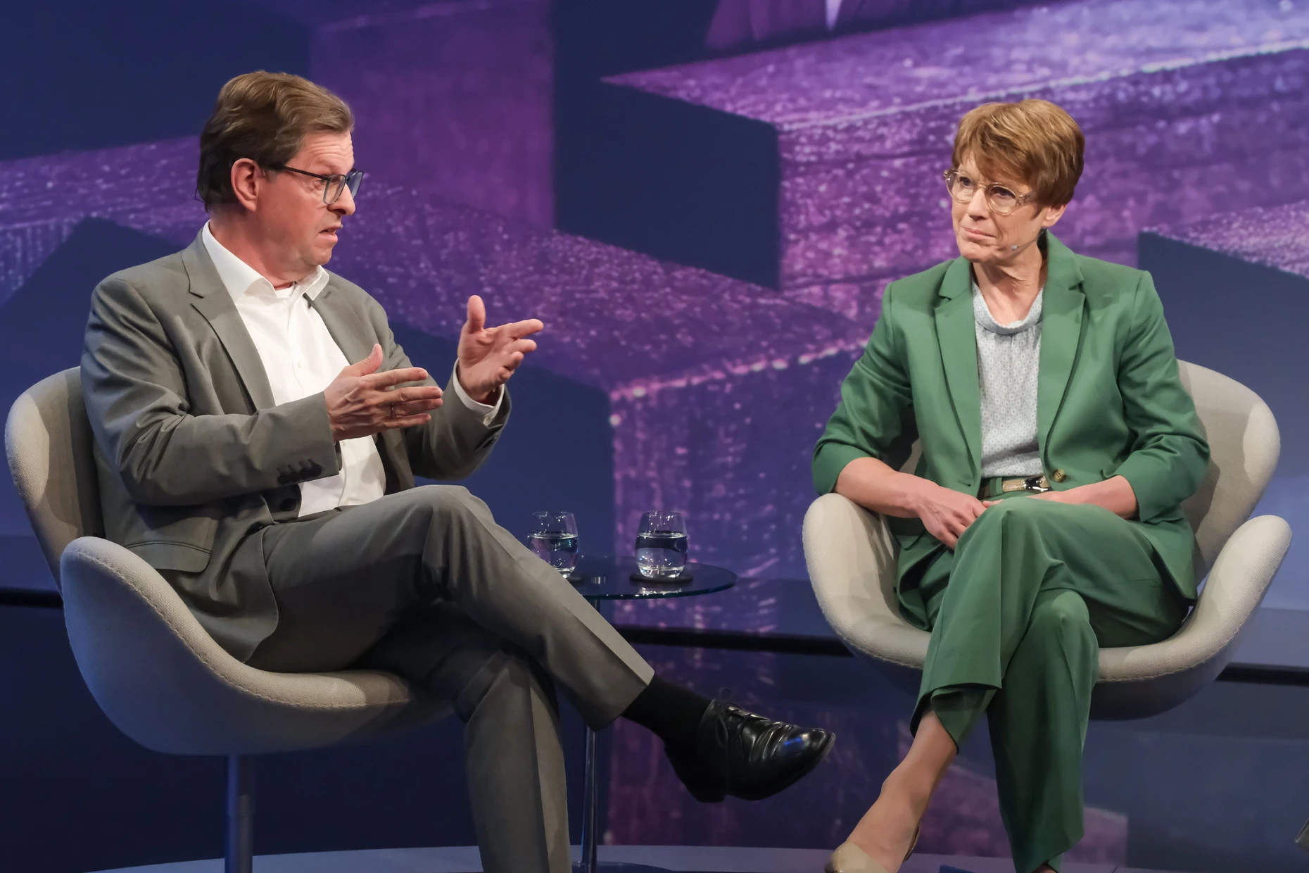 Diametral im Gegensatz: Ralf Stegner und Veronika Grimm