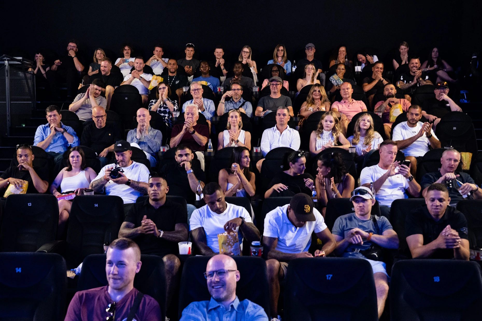 Volles Kino: Besucher der Vorführung von „Fight House“ im Hanauer Kinopolis
