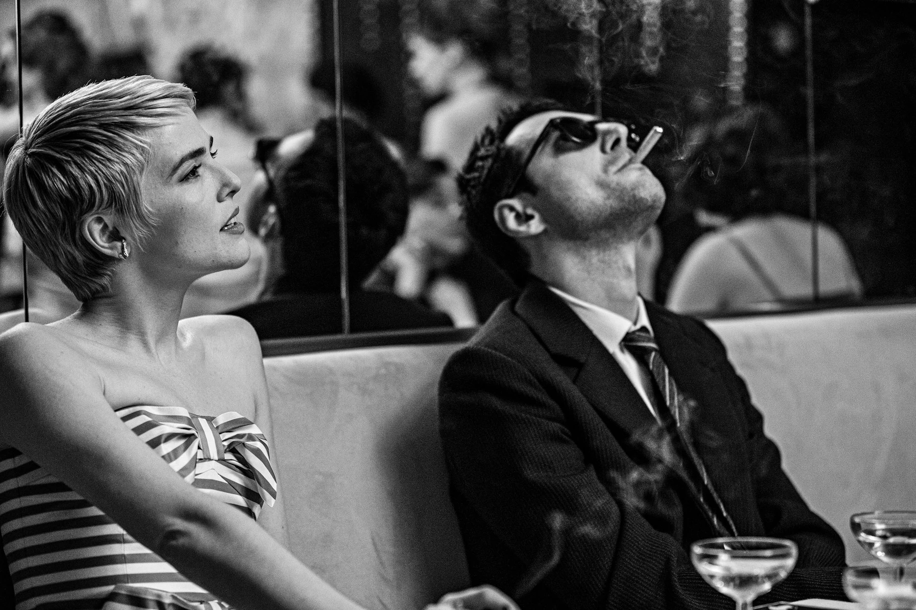Richard Linklater drehte 2025 seinen Film „Nouvelle Vague“ mit Guilaume Marbeck als Godard und Zoey Deutsch als Jean Seberg