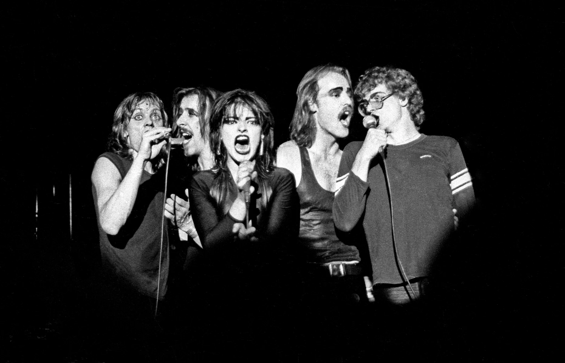 Vor Spliff: Nina Hagen (Mitte) mit  Manfred Praeker, Herwig Mitteregger, Bernhard Potschka und Reinhold Heil (von links) bei einem Auftritt der Nina Hagen Band in der Stadthalle Braunschweig im April 1979