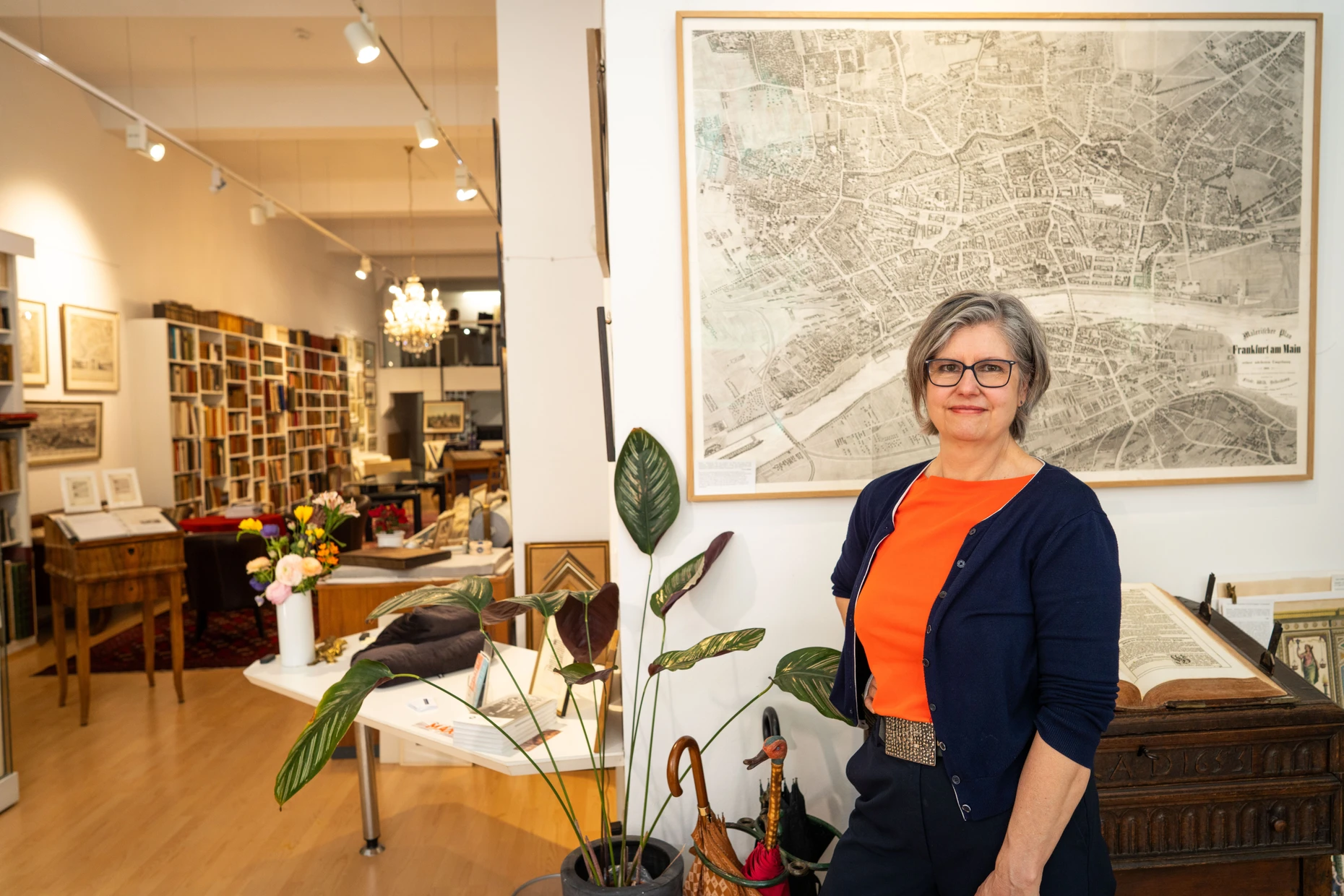 Anfragen aus Übersee: Sibylle Wieduwilt vom Frankfurter Antiquariat „Tresor am Römer“ vermutet hinter vielen Bestellungen Bots.