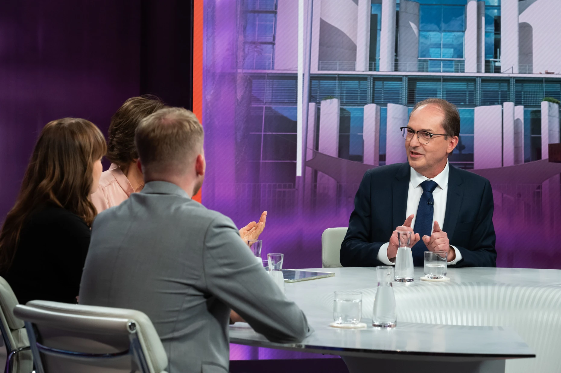 Waren in Diskussionlaune: Alexander Dobrindt (CSU) und Heidi Reichinnek (Die Linke)