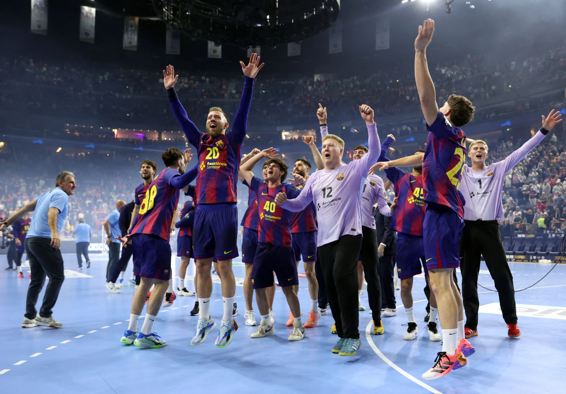 Der Jubel ist groß: Der FC Barcelona gewinnt die Handball-Champions-League.