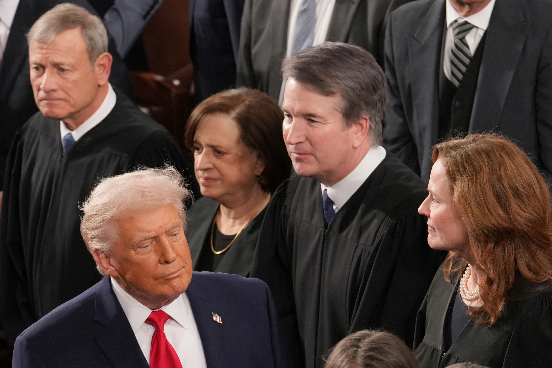 „Wir sind jetzt alle Originalisten“, sagte Elena Kagan über sich und ihre Kollegen am Obersten Gerichtshof der Vereinigten Staaten (hier John Roberts, Brett Kavanaugh und Amy Coney Barrett). Präsident Trump nimmt ihnen das nicht ab.
