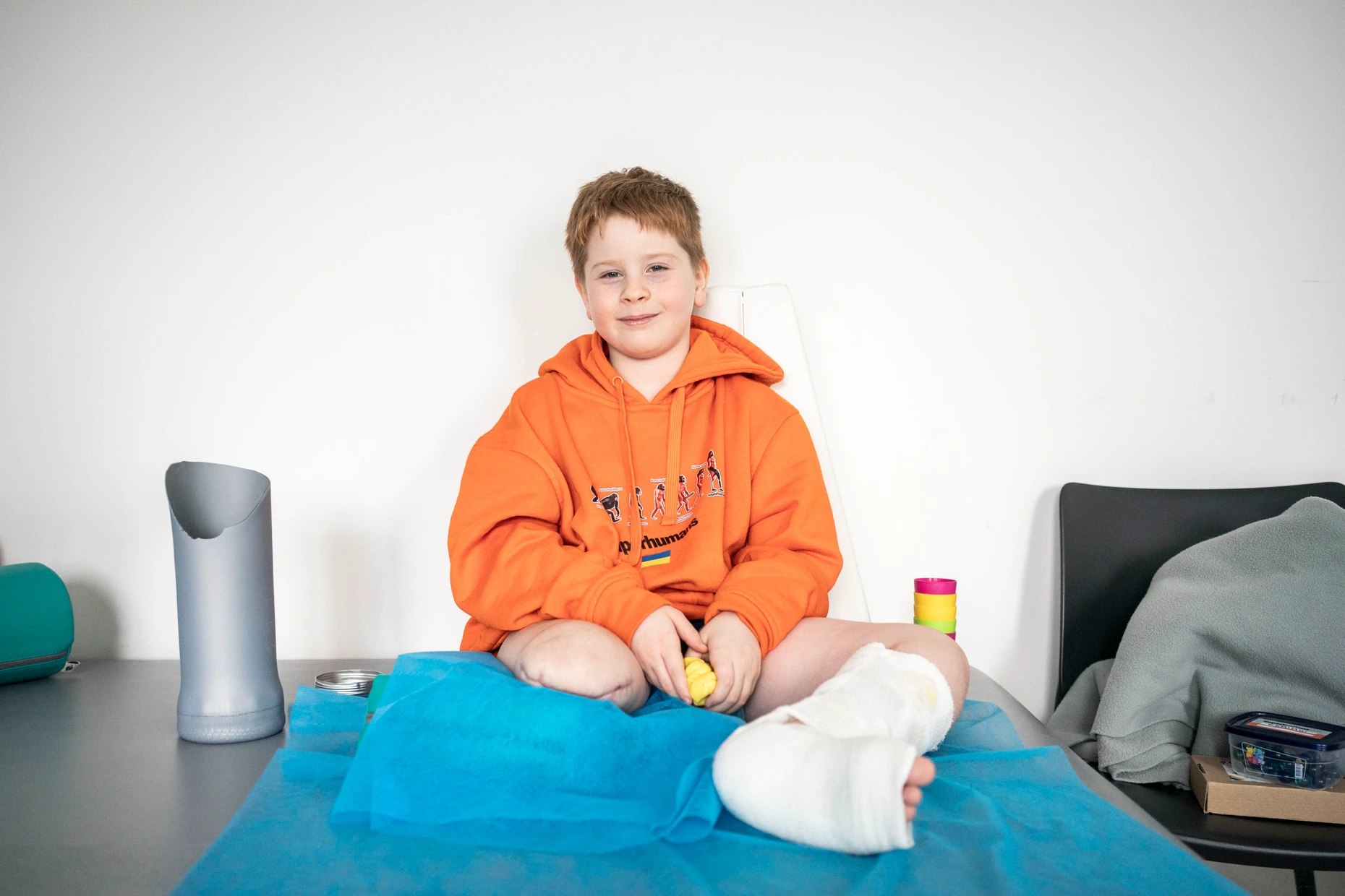 Artem Ende März bei der Physiotherapie im Superhumans Center in Wynnyky