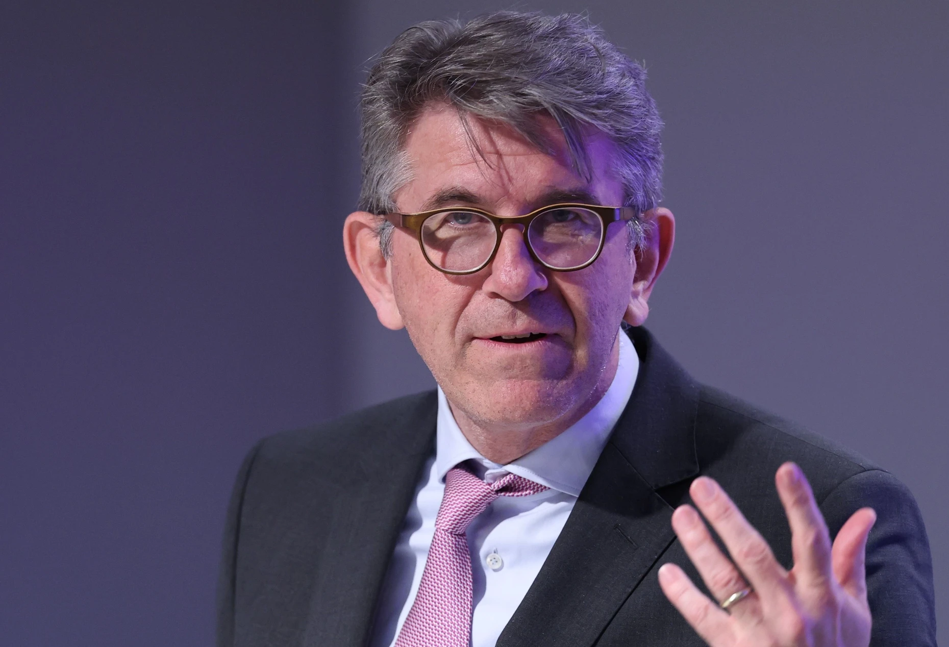 Mit seinem Plan für eine freiwillige Selbstverpflichtung der Sender und Streamer setzte er sich gegen die SPD nicht durch: Kulturstaatsminister Wolfram Weimer.