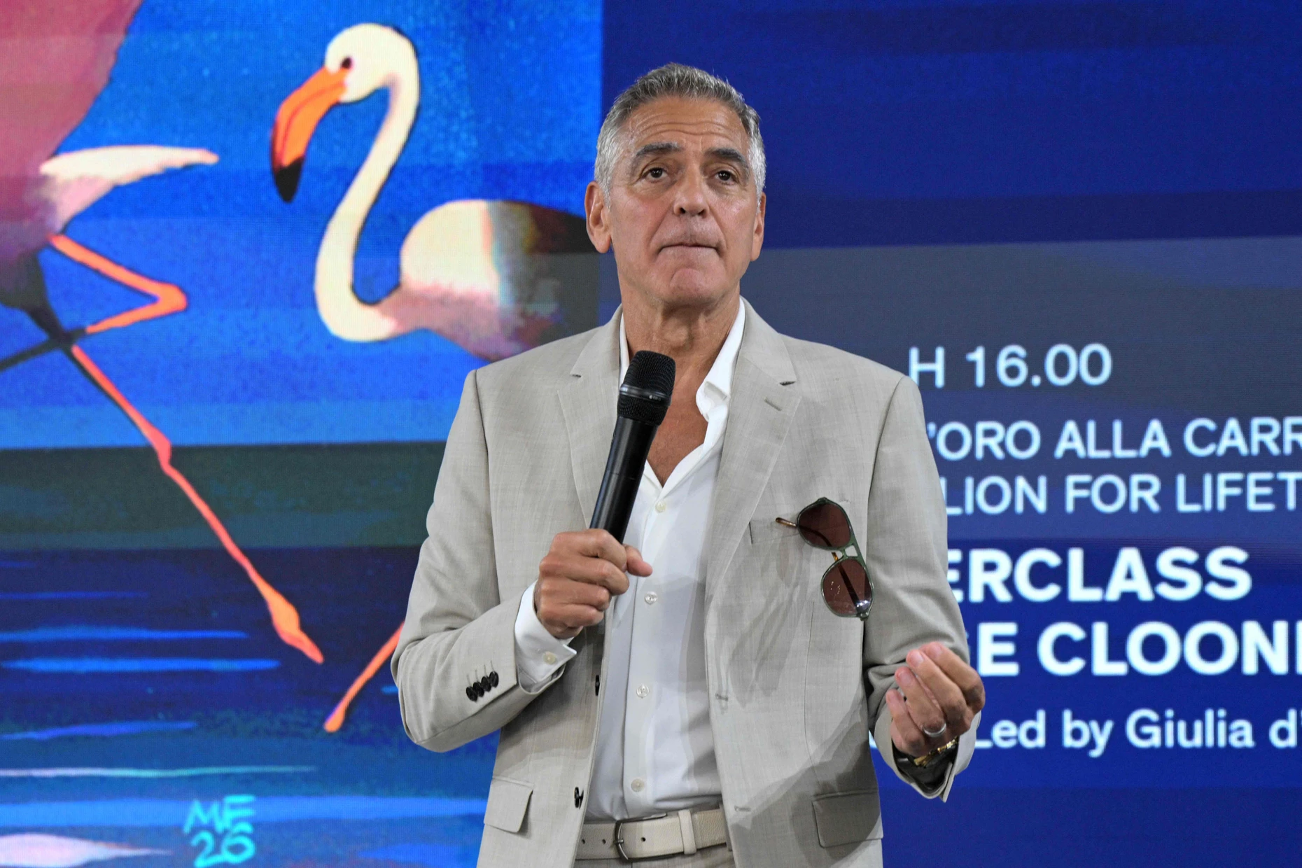 Makelloser Auftritt: Clooney beantwortet bei einer Masterclass die Fragen von jungen Filmschaffenden.