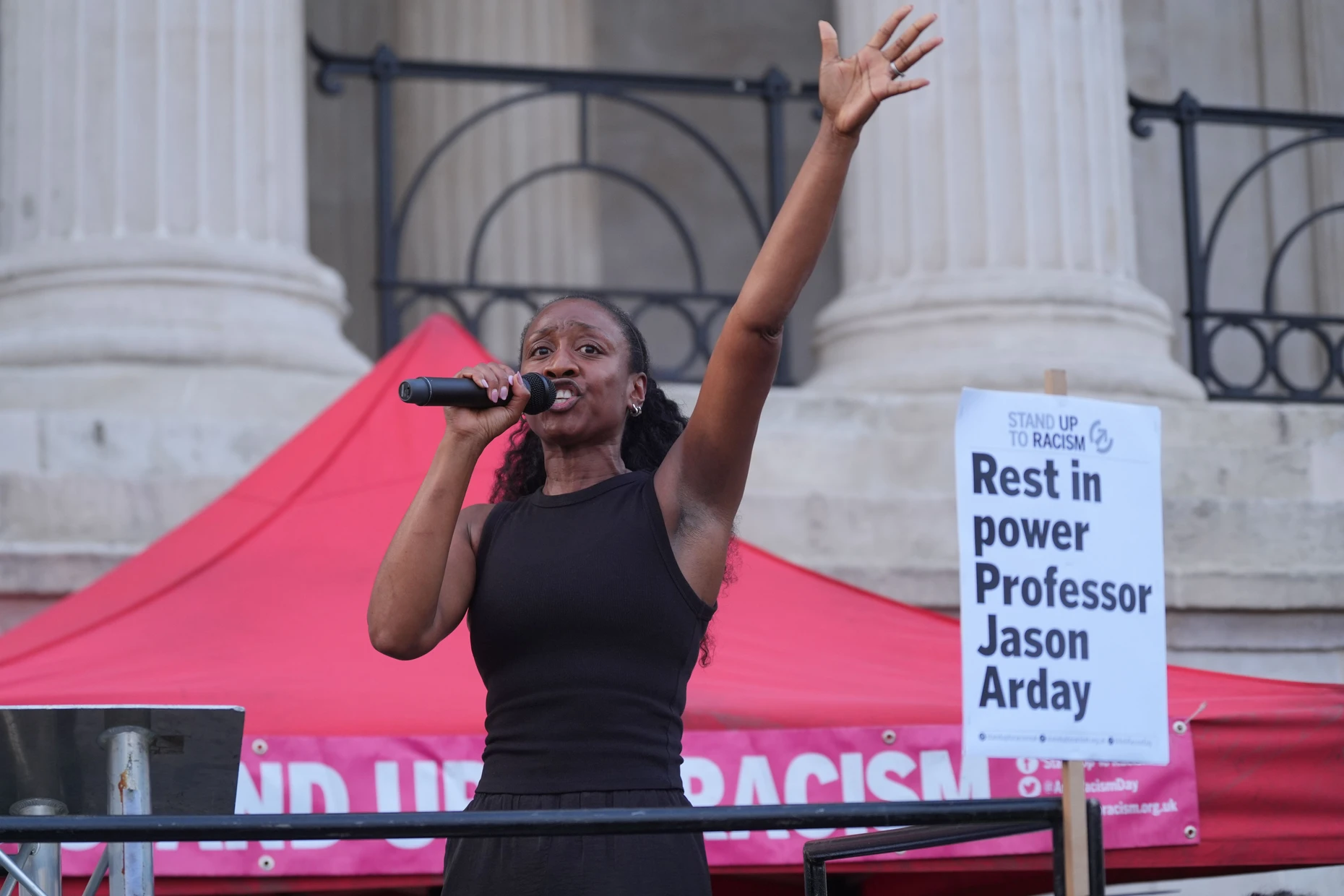 Die Sängerin Beverley Knight am 17. August bei der Gedenkveranstaltung für Jason Arday am Trafalgar Square