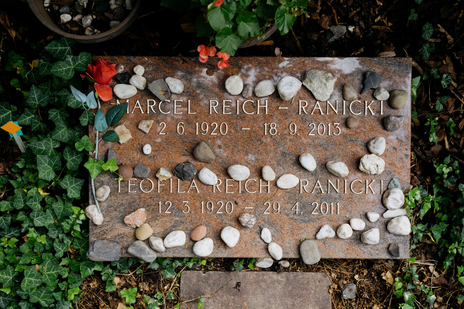 Das Grab von Marcel Reich-Ranicki und seiner Frau Teofila Reich-Ranicki