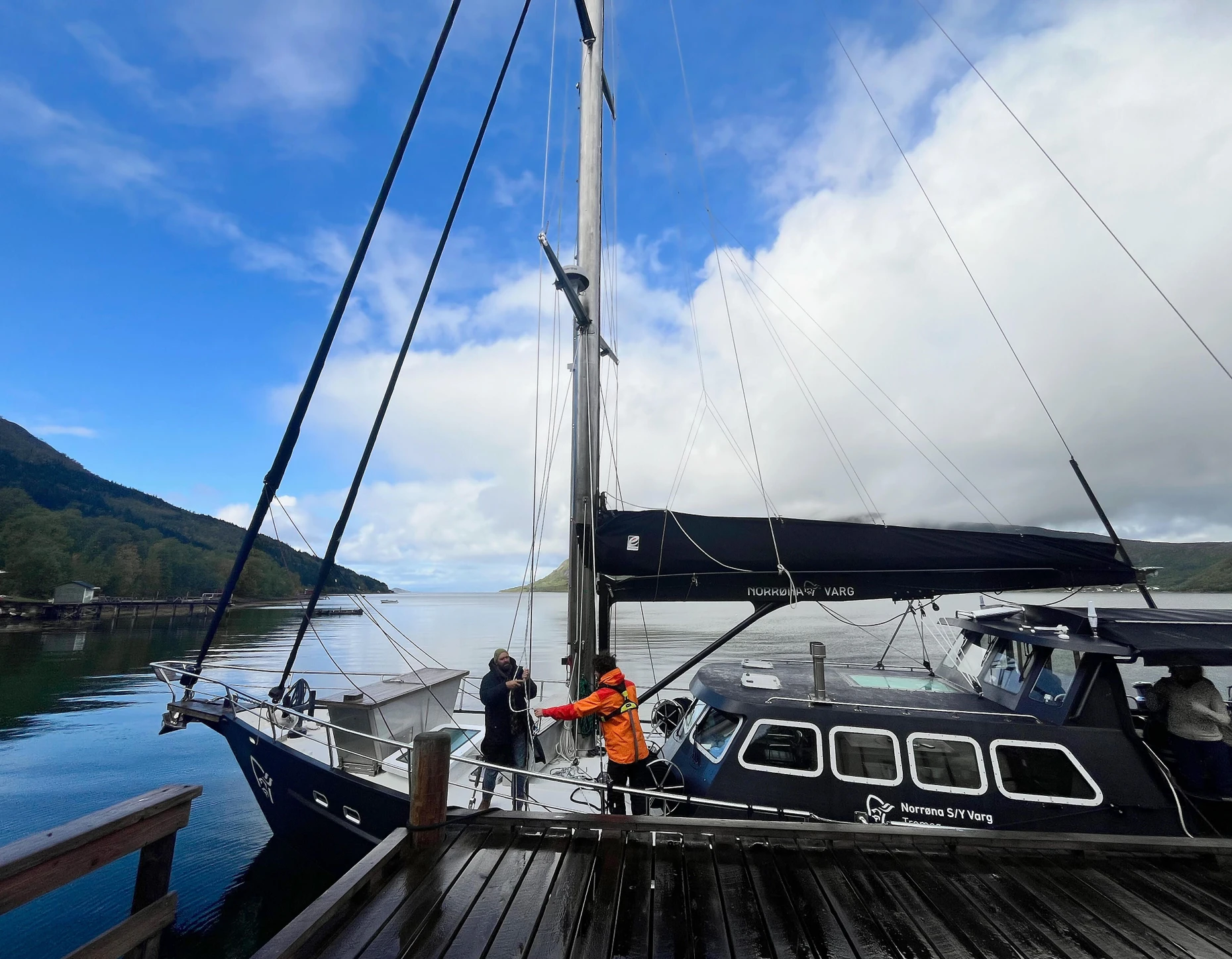 Fjord ist ihr Hobby: Mit Segelyacht durch die Lofoten