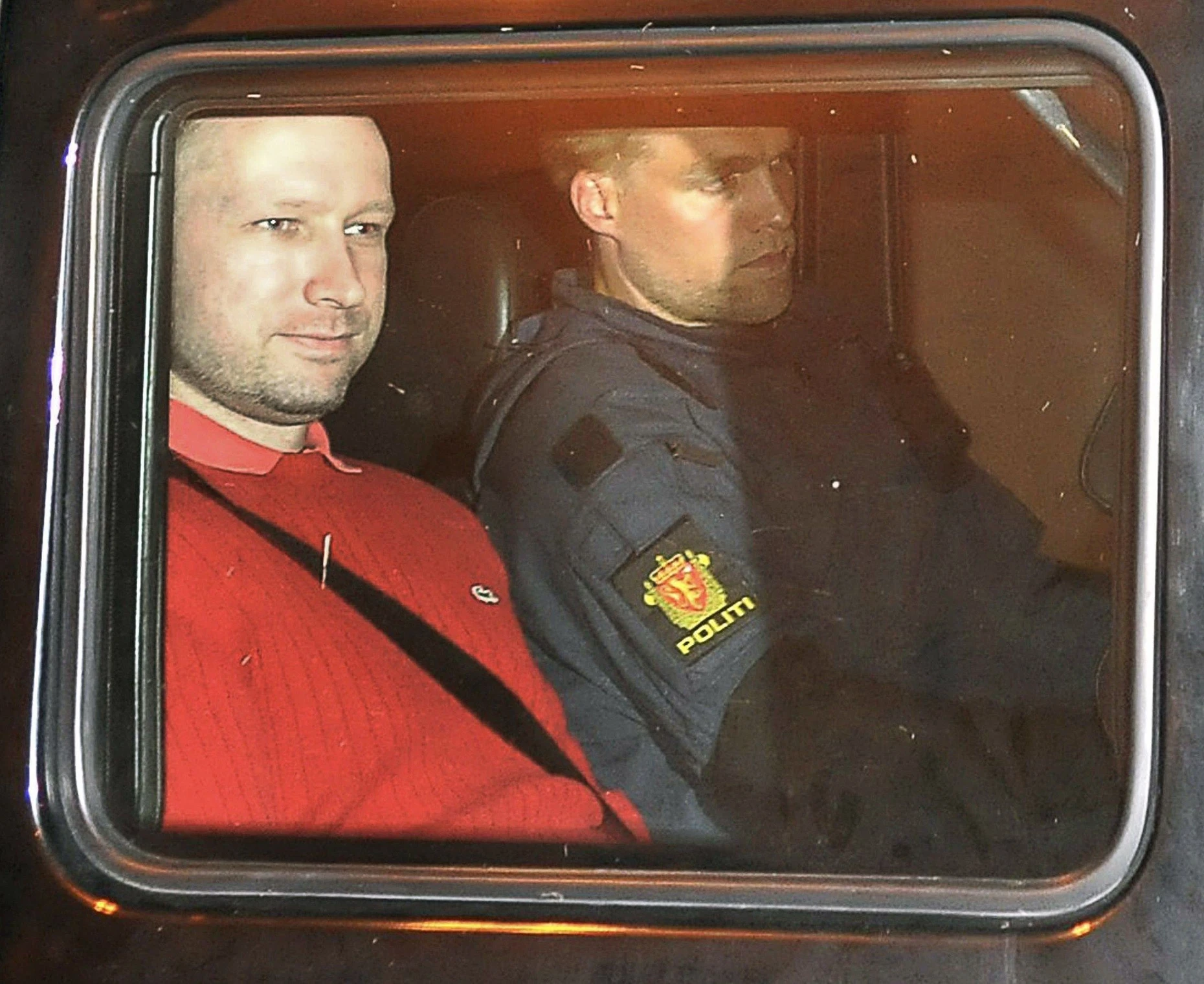 Anders Breivik, der 2011 die Anschläge in Oslo und auf der Insel Utøya verübte, bei denen 77 Menschen starben, wird in zahlreichen Threads verehrt.