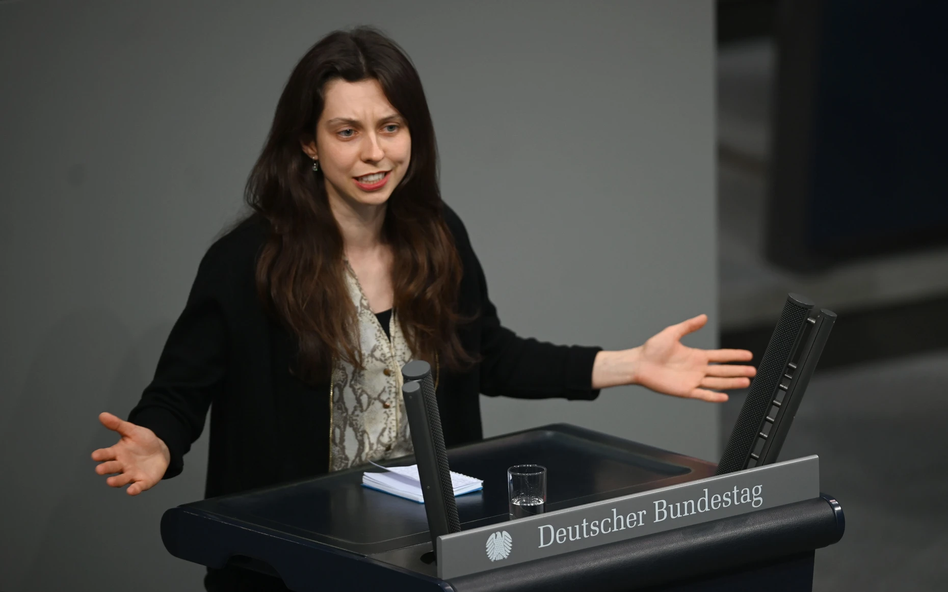 Die Grünen-Abgeordnete Zoe Mayer Anfang Juni im Bundestag