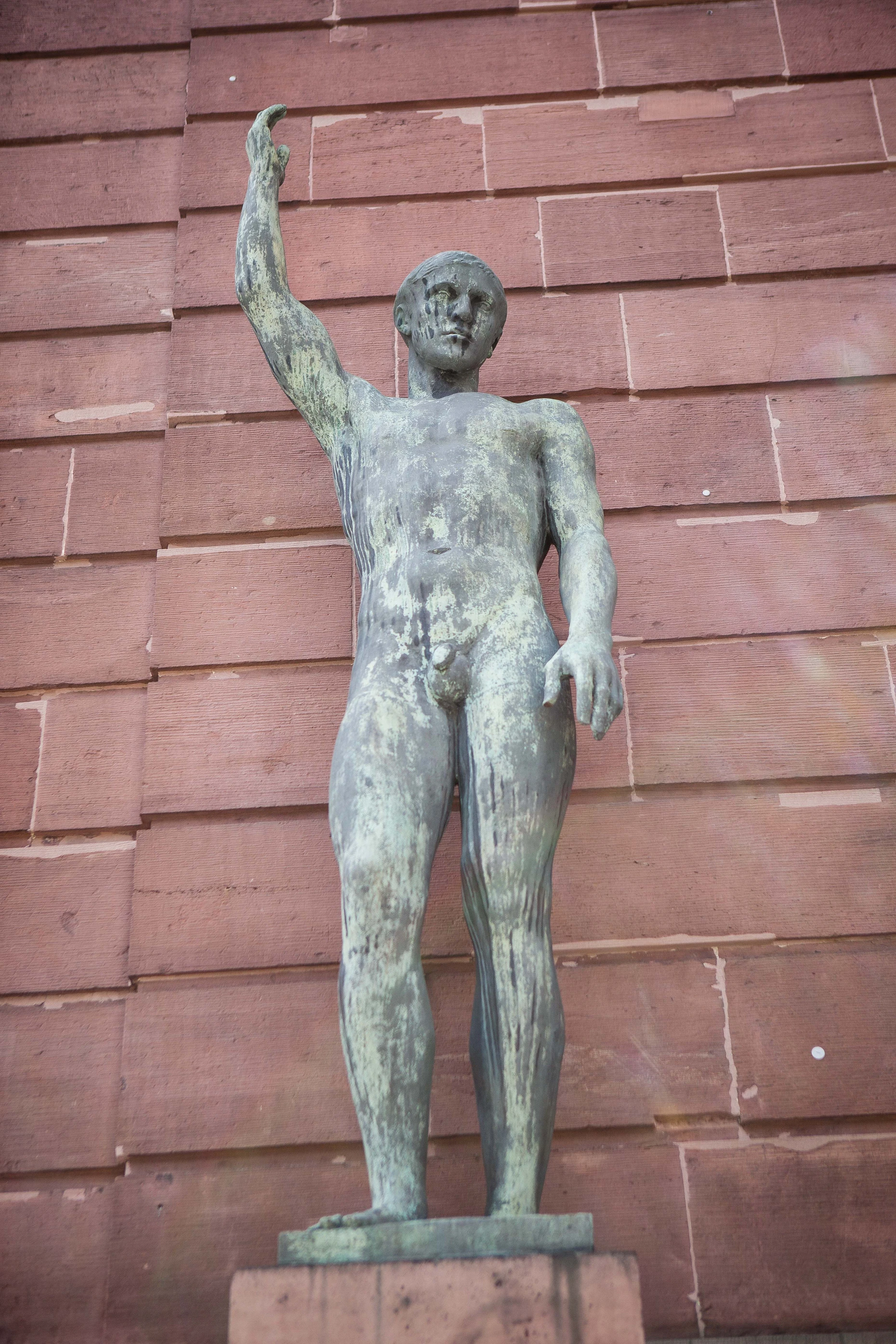 Veränderte Nachbildung von 1950: die Friedrich-Ebert-Statue, wie sie heute an der Paulskirche zu sehen ist.