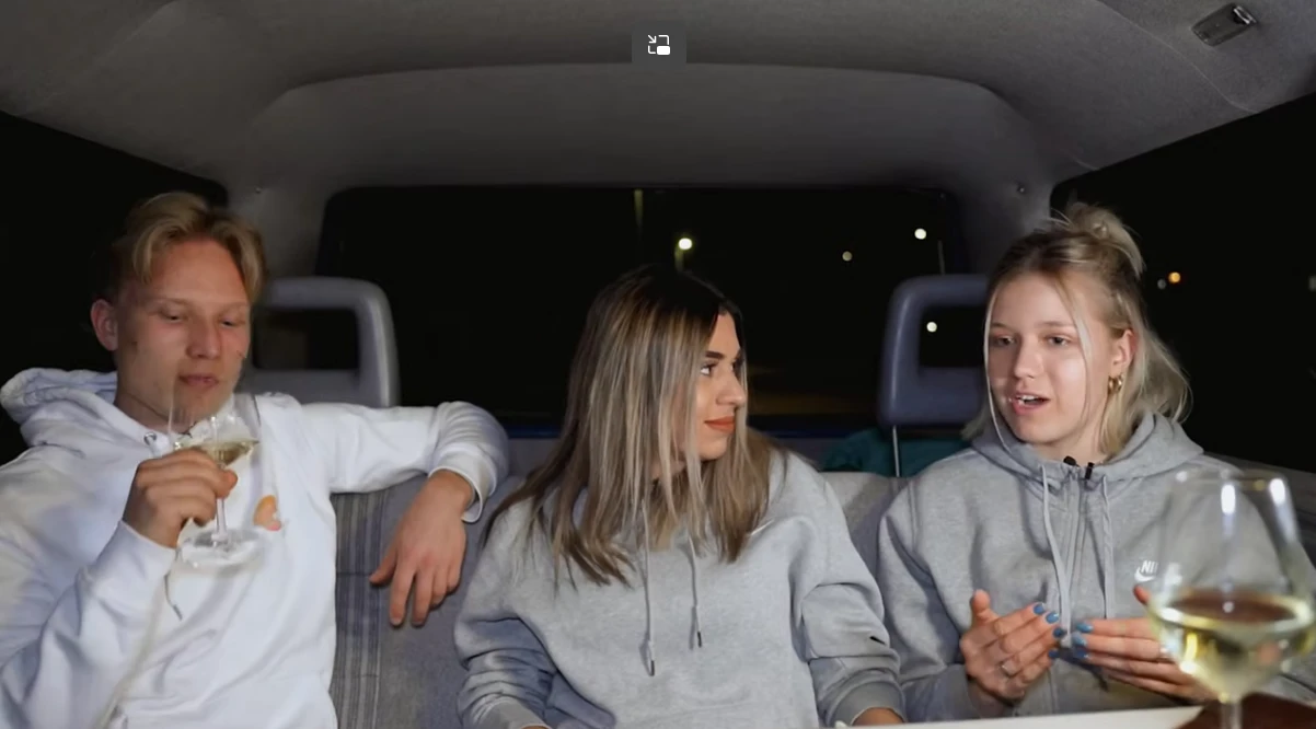 Leonard Jäger, Jasmin Friesen und Michelle Gollan im Gespräch