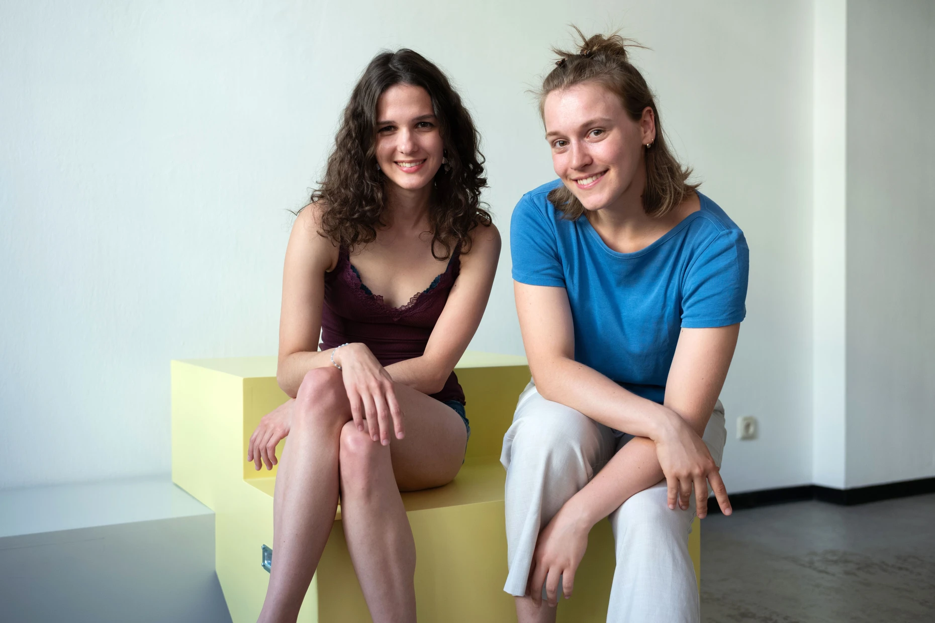 Grenzüberschreitungen: Rosa Hagendorf (rechts), Vorstandssprecherin und Violinistin, und Anemone Hoffmann (links), Cellistin und Dramaturgin der Jungen Deutschen Philharmonie