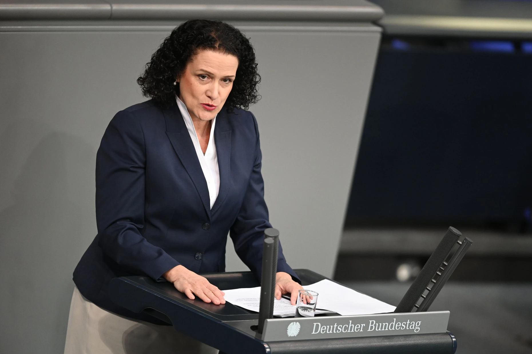 Nicole Höchst  spricht im Plenum des Bundestags, 2025
