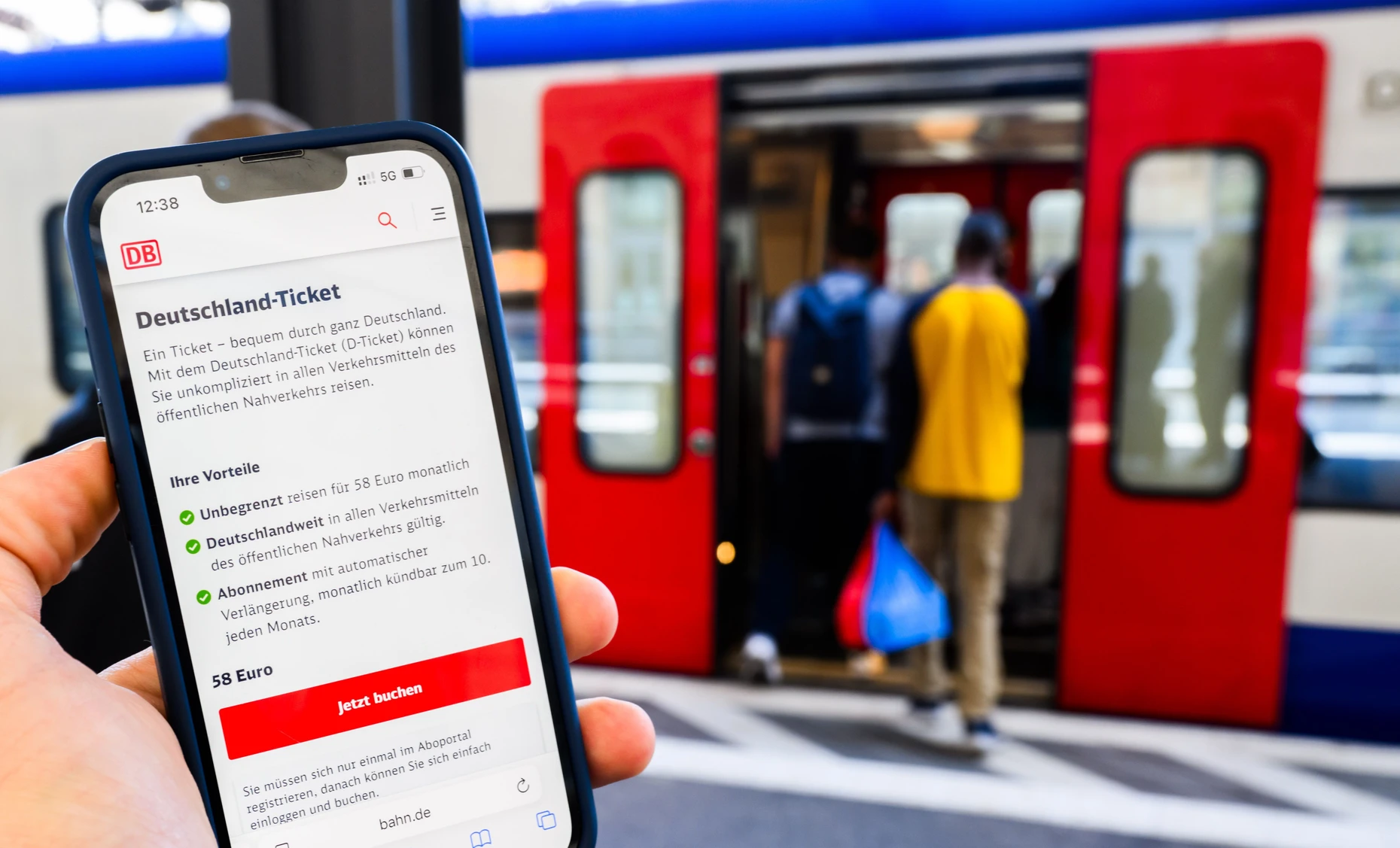 Für Pendler: Im RMV-Gebiet haben derzeit rund 650.000 Menschen das Deutschlandticket abonniert.