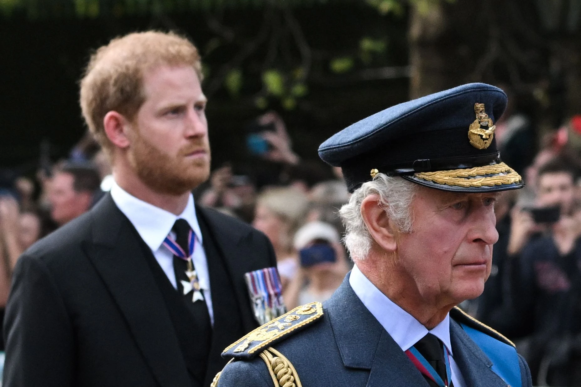 Selbst Charles soll von den Plänen überrascht worden sein: Harry und sein Vater im September 2022