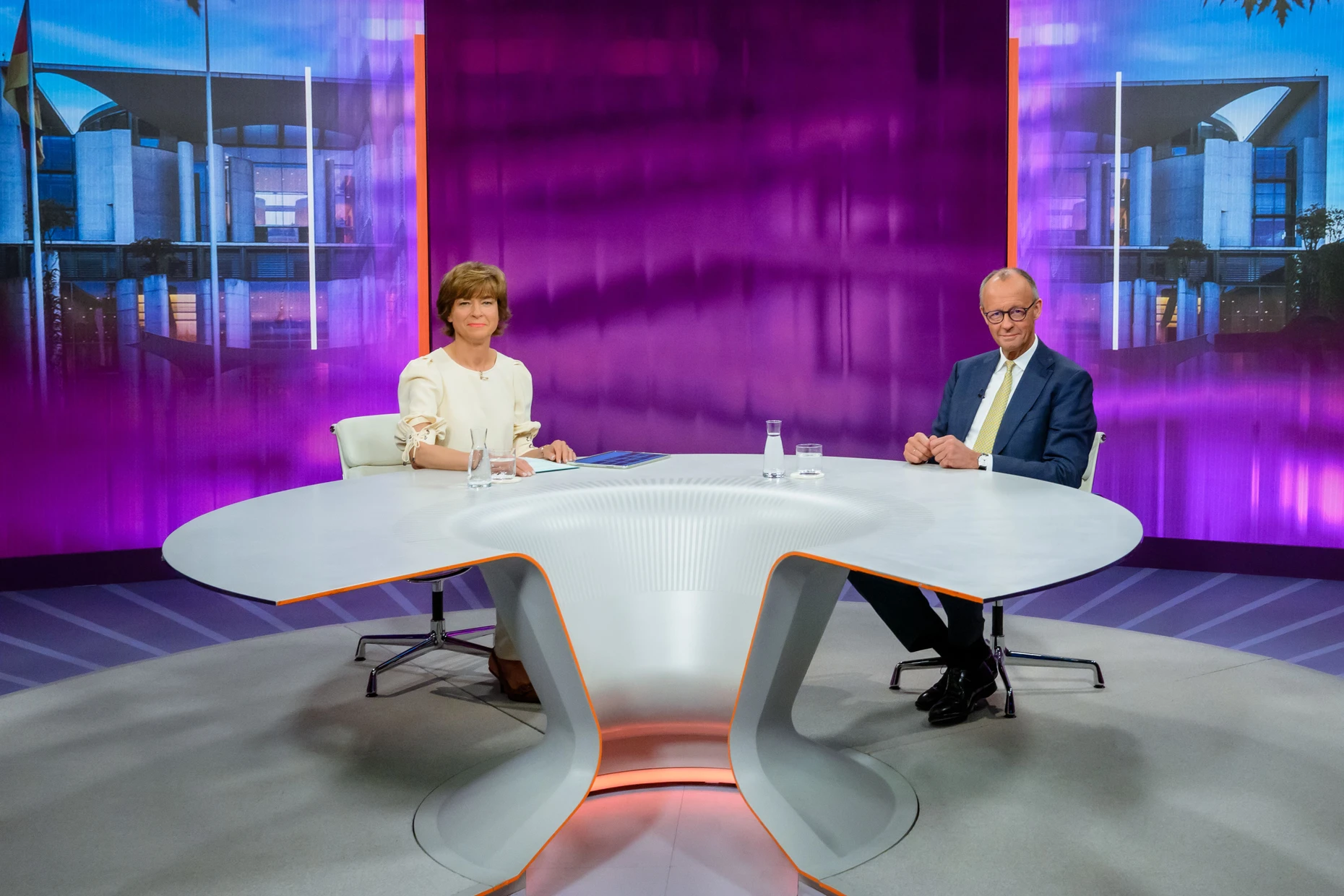 Beim Rechnen ist Merz streng zu Illner, und großzügig zu sich selbst.