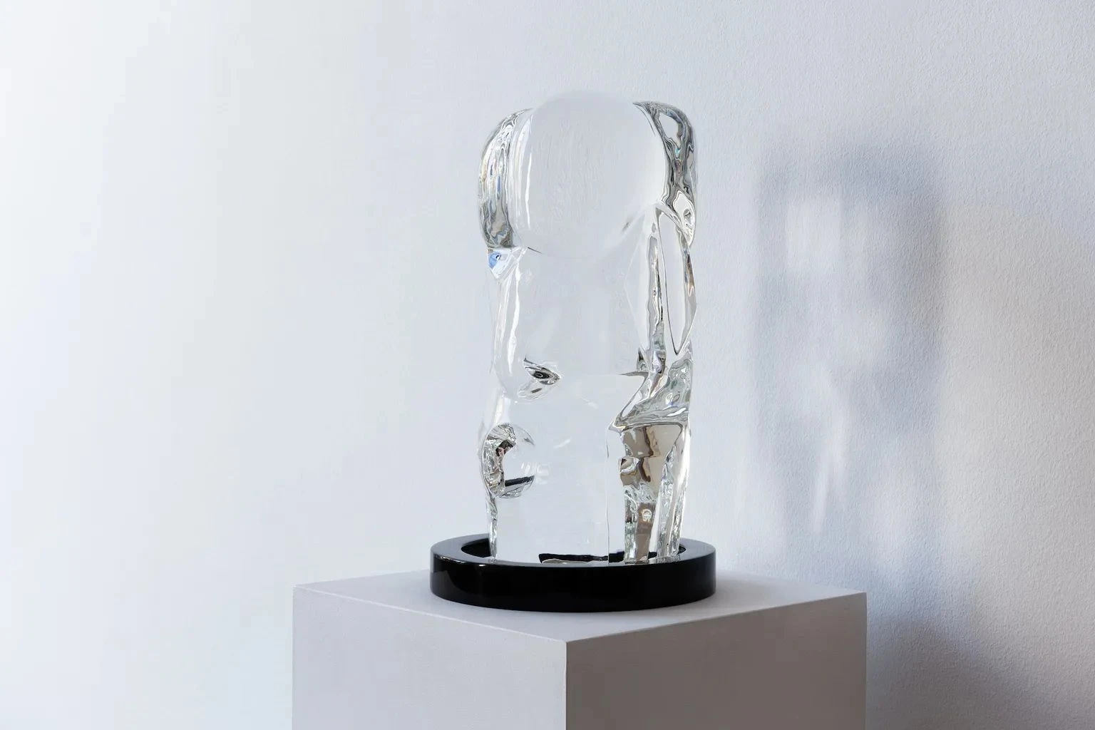 Am Stand der Galerie Susanne Ottesen: Bjørn Nørgaard, „7 Frères d'Outre-Tombe“, 2026