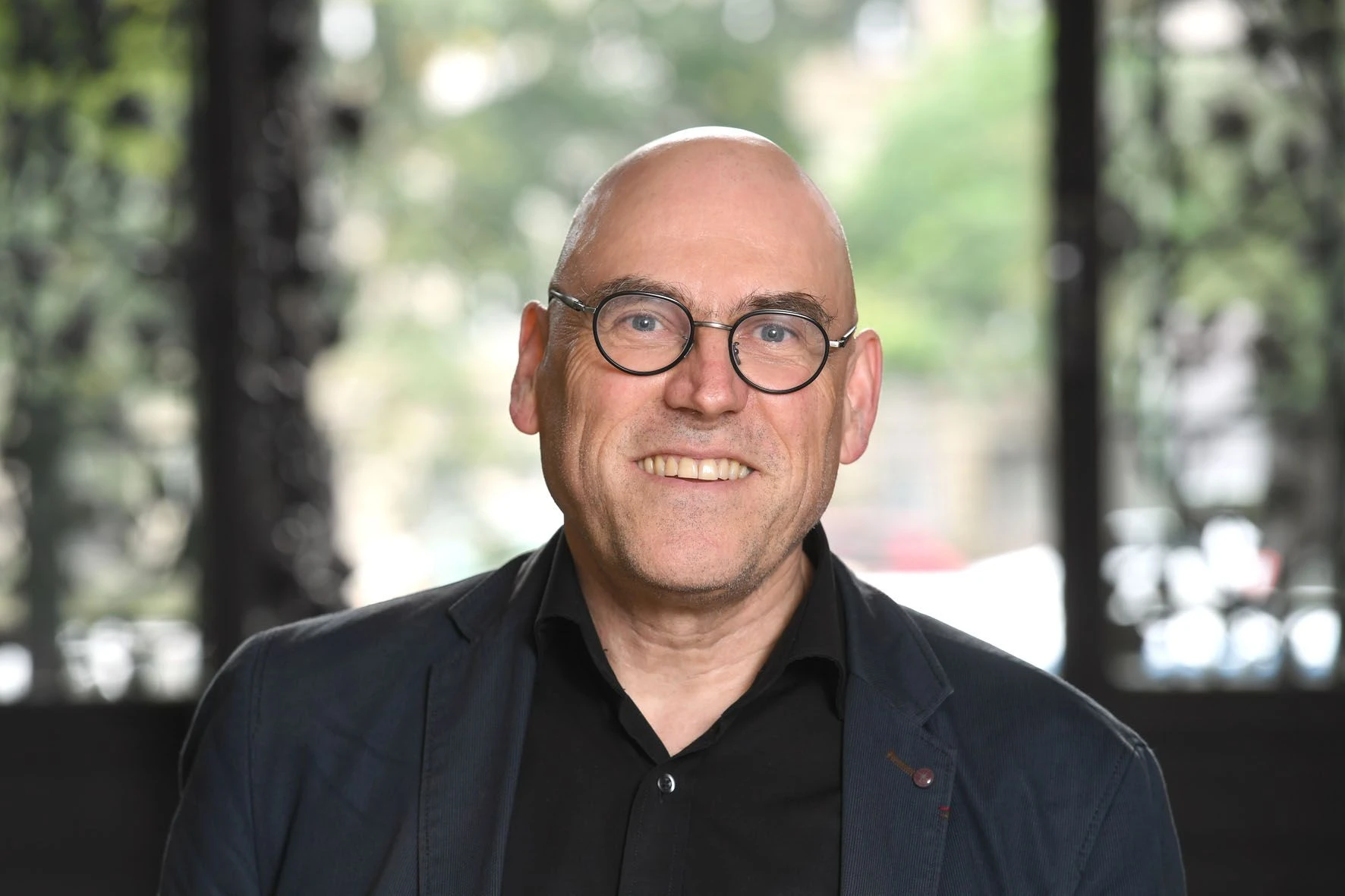 Prof. Dr. Wolfgang Schroeder lehrt Politikwissenschaften an der Universität Kassel und ist Fellow am Wissenschaftszentrum Berlin (WZB).
